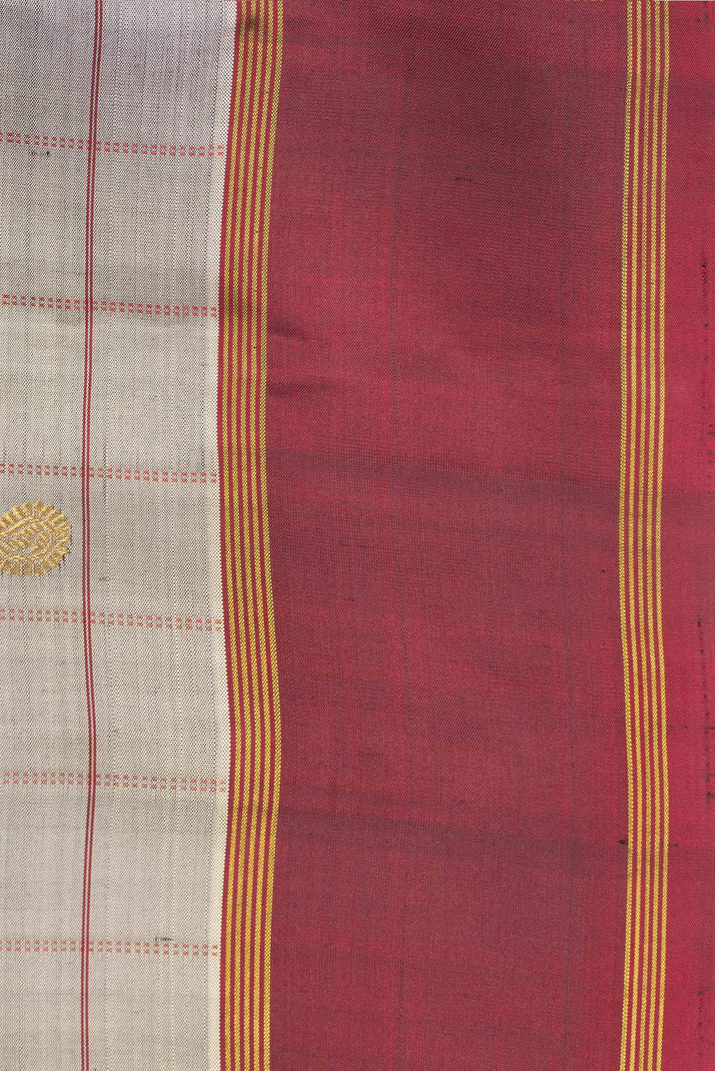 Border image of Pure Silk Grey Dual Tone Kanjivaram Saree with Checked design on the body and Zari Border. 