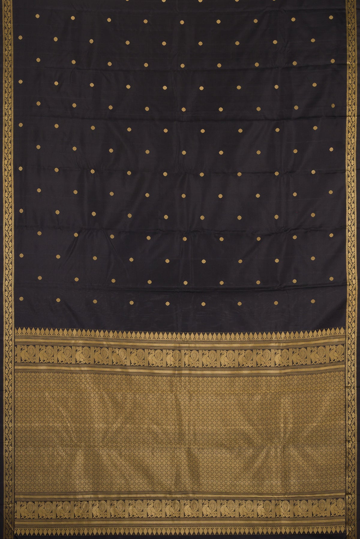 Flat view of Black Kanchipuram Silk Saree with Thread Butta on the body and Thread Border. 