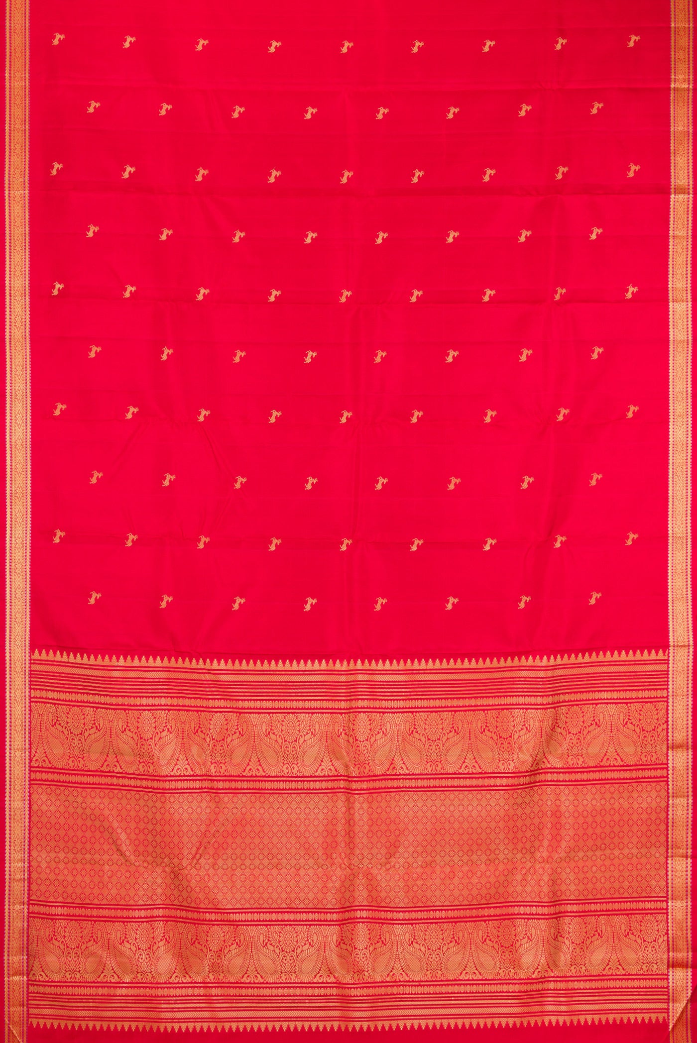 Flat view of Red Kanchipuram Silk Saree with Thread Butta on the body and Thread Border. 