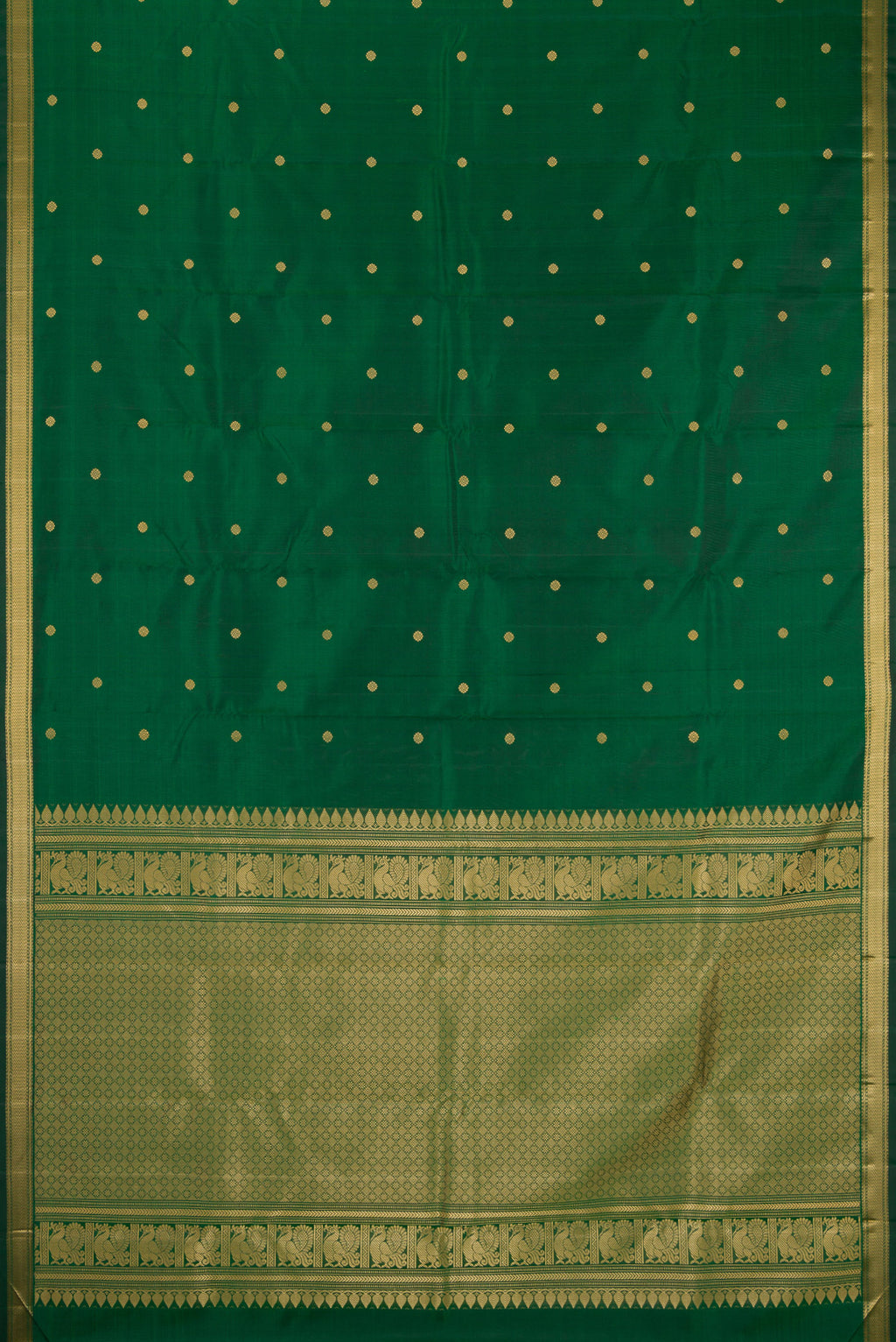 Flat view of Bottle Green Kanchipuram Silk Saree with Thread Butta on the body and Thread Border. 