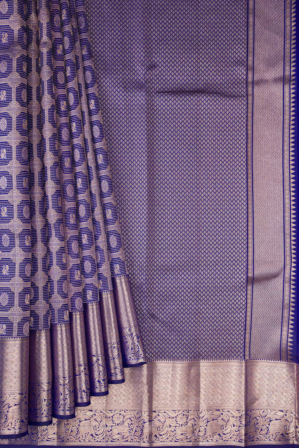 Pleats and pallu of Pure Silk Dark Blue Kanchipuram Saree with Zari Brocade on the body and Zari Border. 