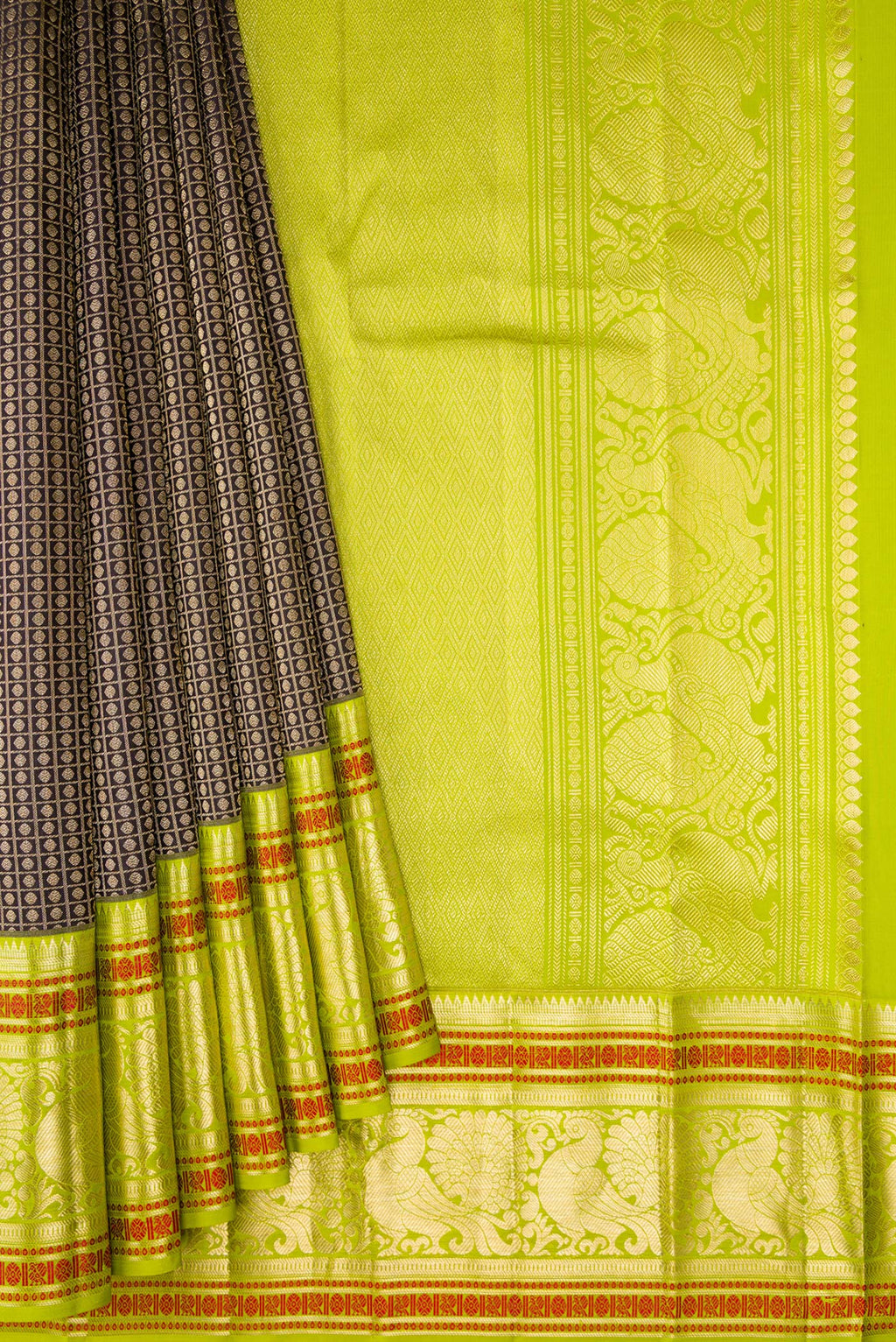Pleats and pallu of Coffee Brown Kanchipuram Silk Saree with Zari Brocade on the body and Zari Border. 