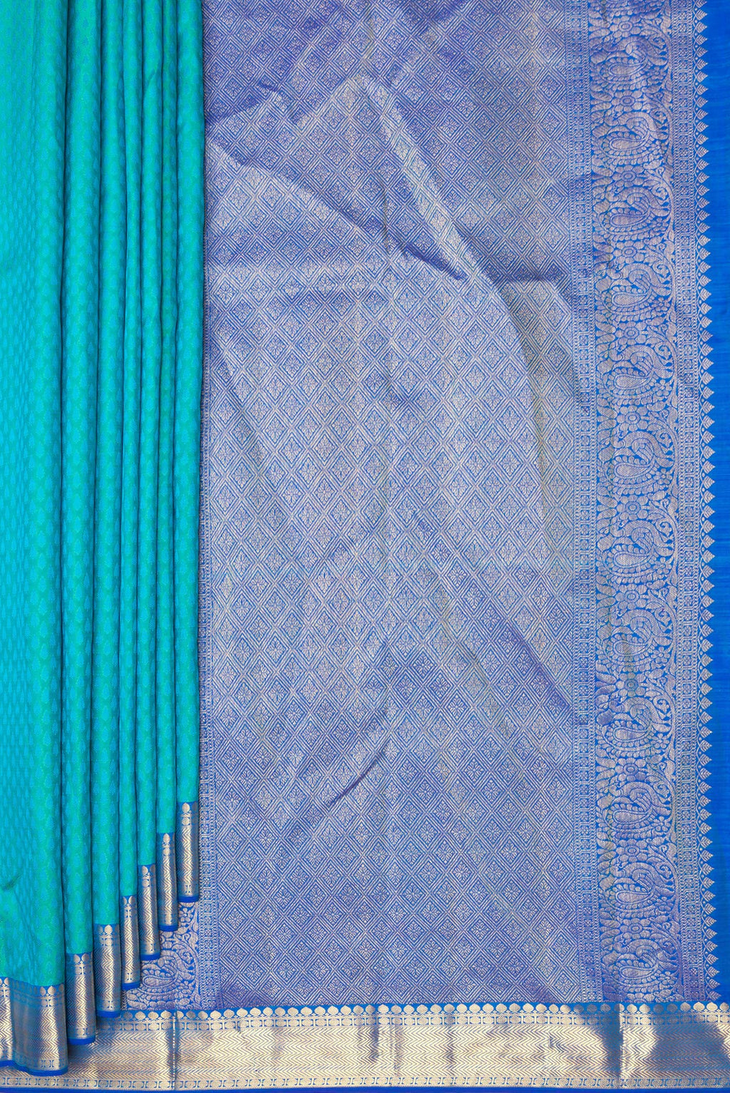 Pleats and pallu of Pure Silk Sea Green Kanchipuram Saree with Jacquard design on the body and Zari Border. 