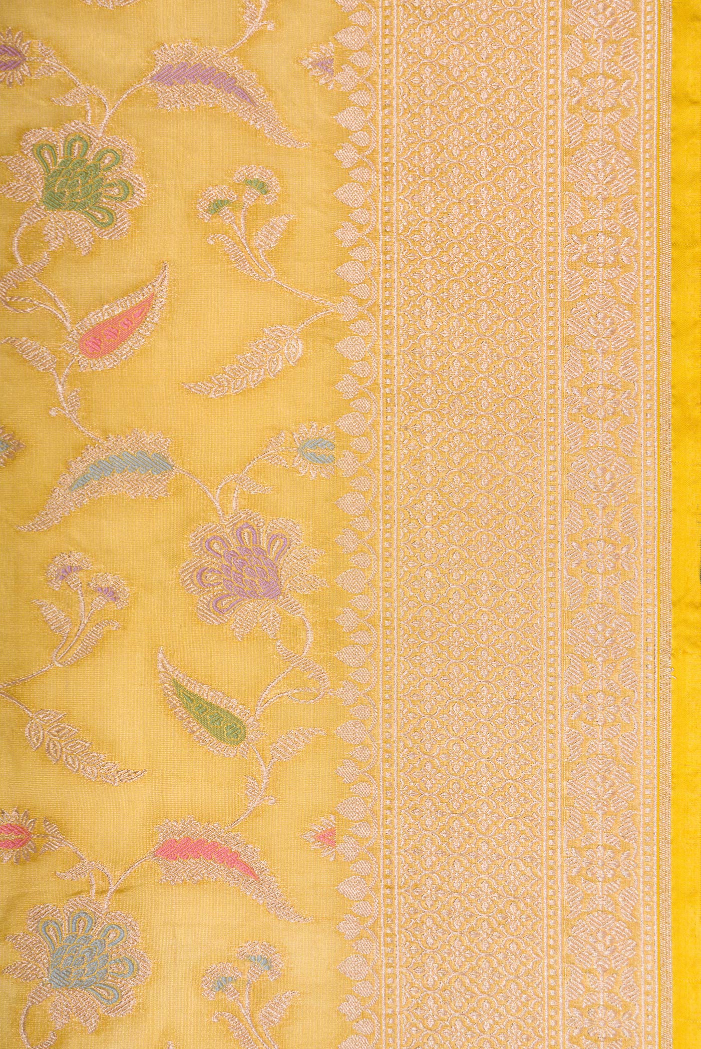 Border image of Mehandi Green Dual Tone Banarasi Silk Saree with Zari Brocade on the body and Fancy Border. 