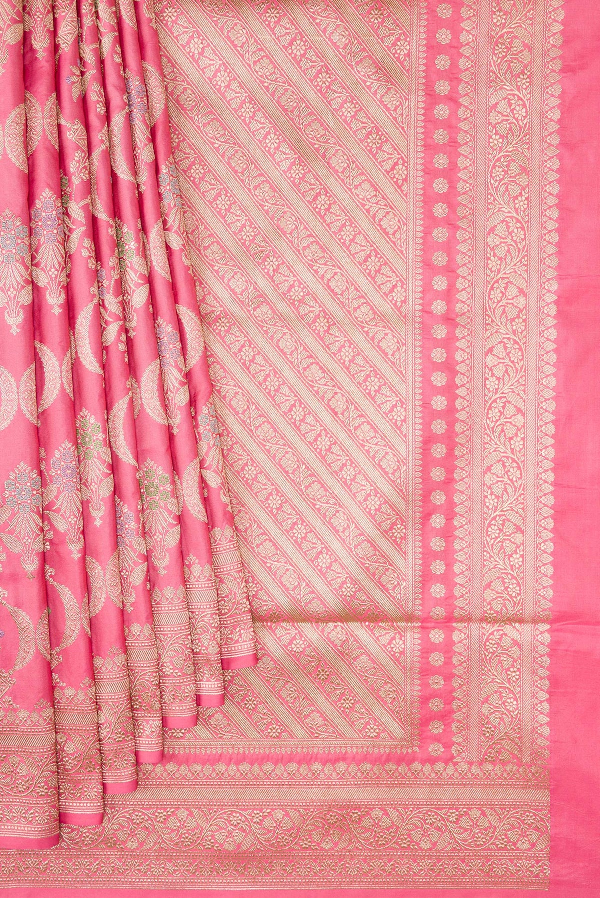 Pleats and pallu of Pink Dual Tone Banarasi Silk Saree with Zari Brocade on the body and Zari Border. 