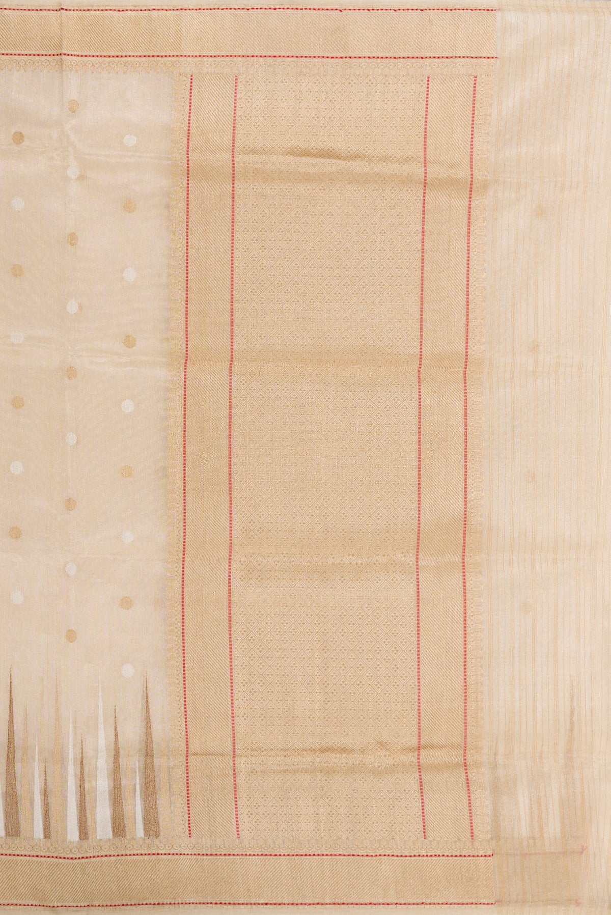 Close up image of the pallu of Cream Dual Tone Banarasi Silk Saree with Zari Brocade on the body and Zari Border. 