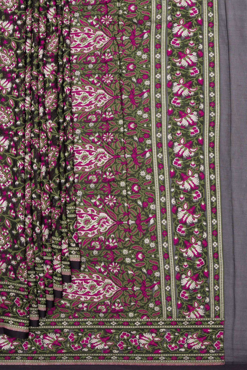 Pleats and pallu of Black Banarasi Georgette Saree with Thread Brocade on the body and Thread Border. 