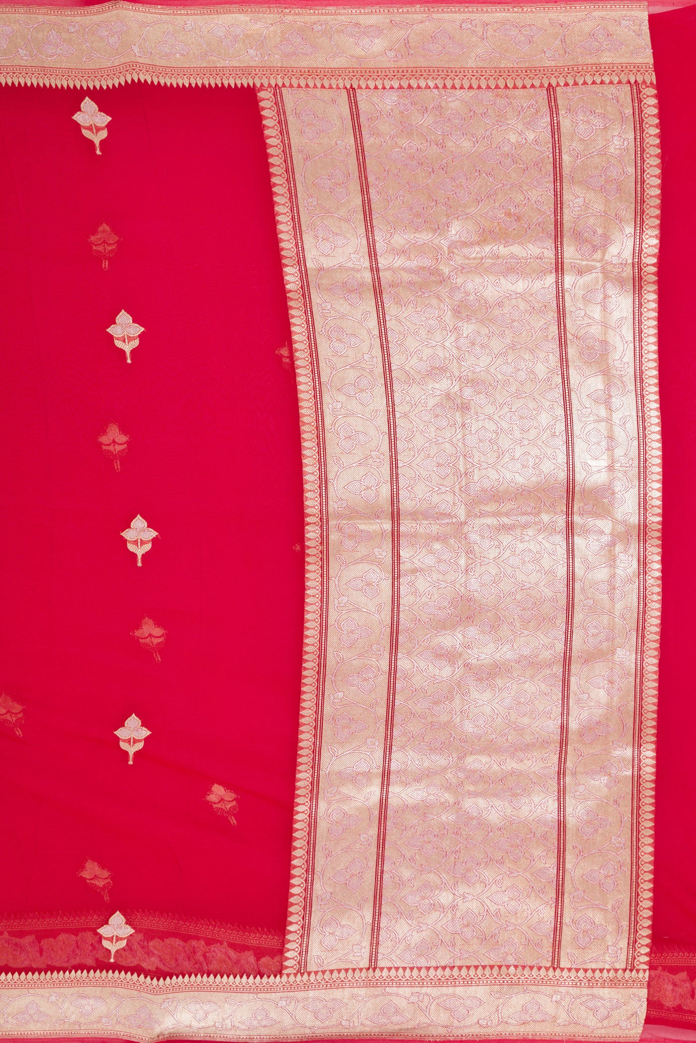 Close up image of the pallu of Red Banarasi Georgette Saree with Zari Butta on the body and Zari Border. 