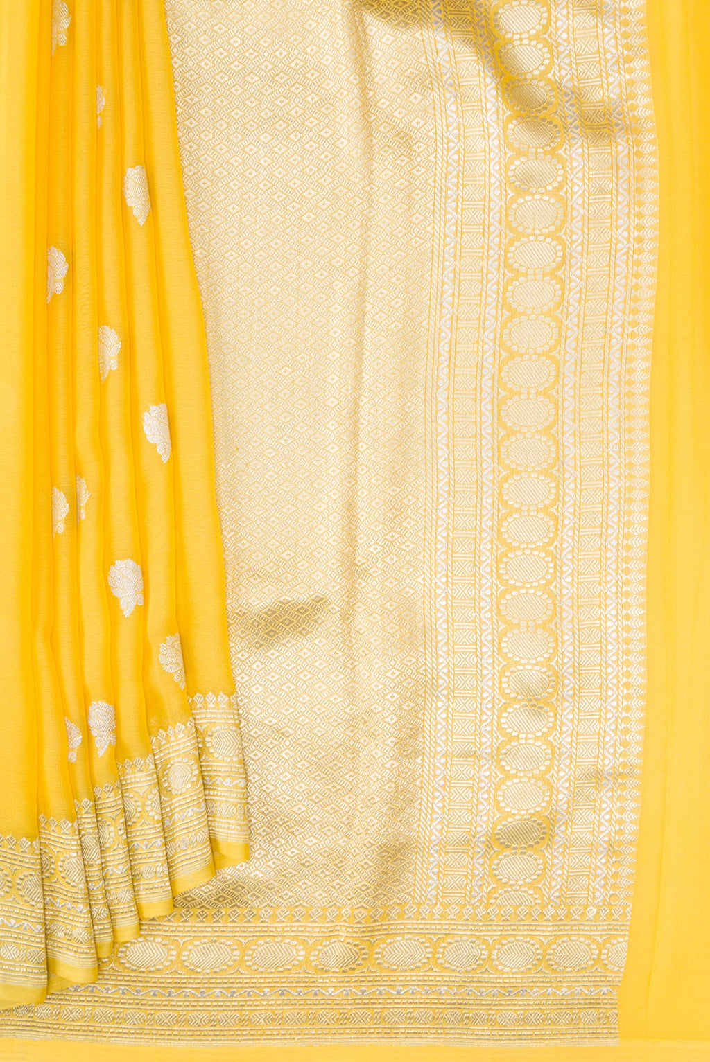 Pleats and pallu of Yellow Dual Tone Banarasi Georgette Saree with Embroidery on the body and Embroidery Border. 
