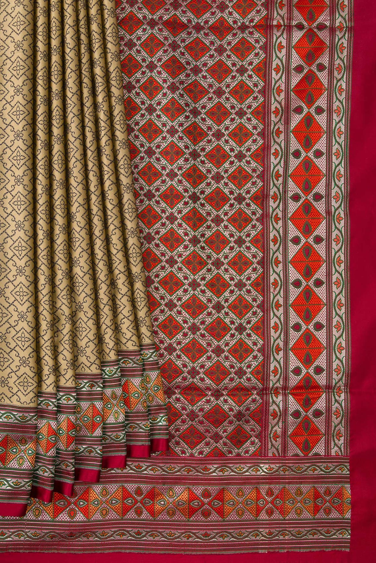 Pleats and pallu of Pure Silk Beige Dual Tone Banarasi Saree with Jacquard design on the body and Fancy Border. 