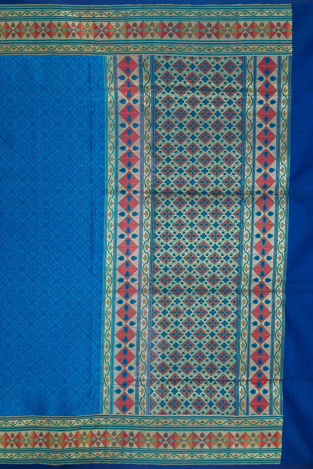 Close up image of the pallu of Pure Silk Royal Blue Dual Tone Banarasi Saree with Jacquard design on the body and Fancy Border. 