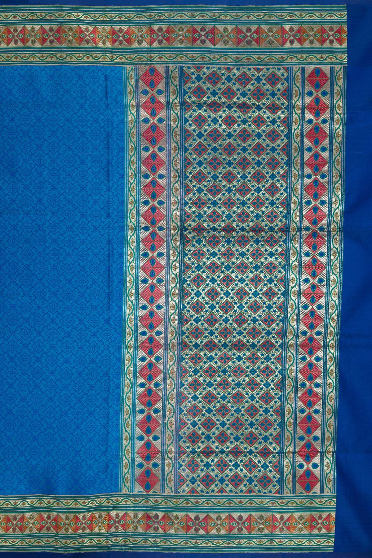 Close up image of the pallu of Pure Silk Royal Blue Dual Tone Banarasi Saree with Jacquard design on the body and Fancy Border. 