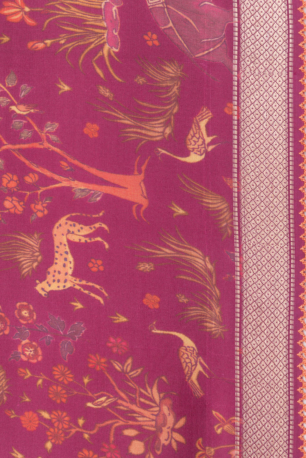 Border image of Pure Silk Magenta Dual Tone Kanchipuram Saree with Printed design on the body and Embroidery Border. 
