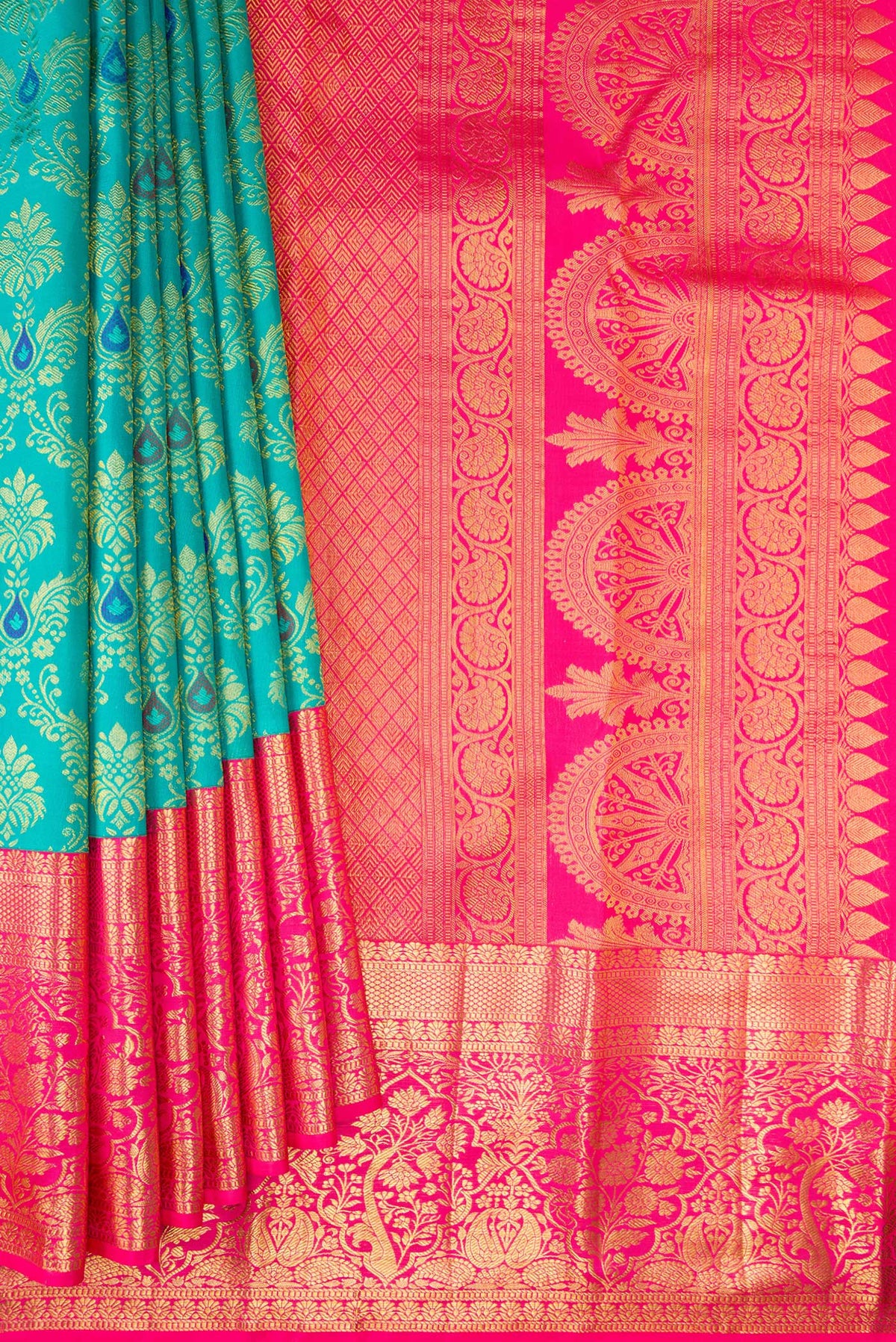 Pleats and pallu of Pure Silk Blue Kanjivaram Saree with Zari Brocade on the body and Zari Border. 