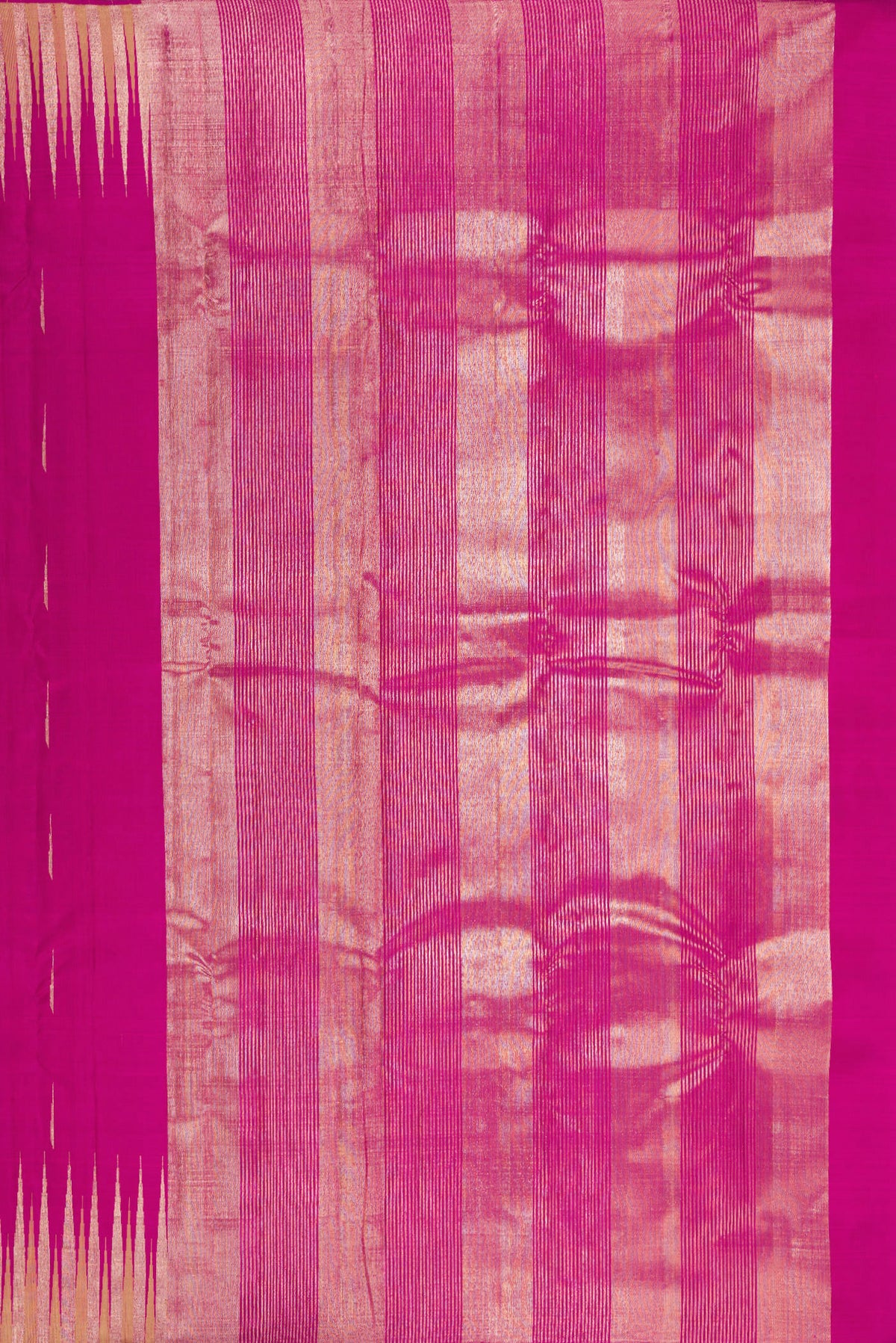Close up image of the pallu of Pure Silk Magenta Kanjivaram Saree with Zari Butta on the body and Fancy Border. 