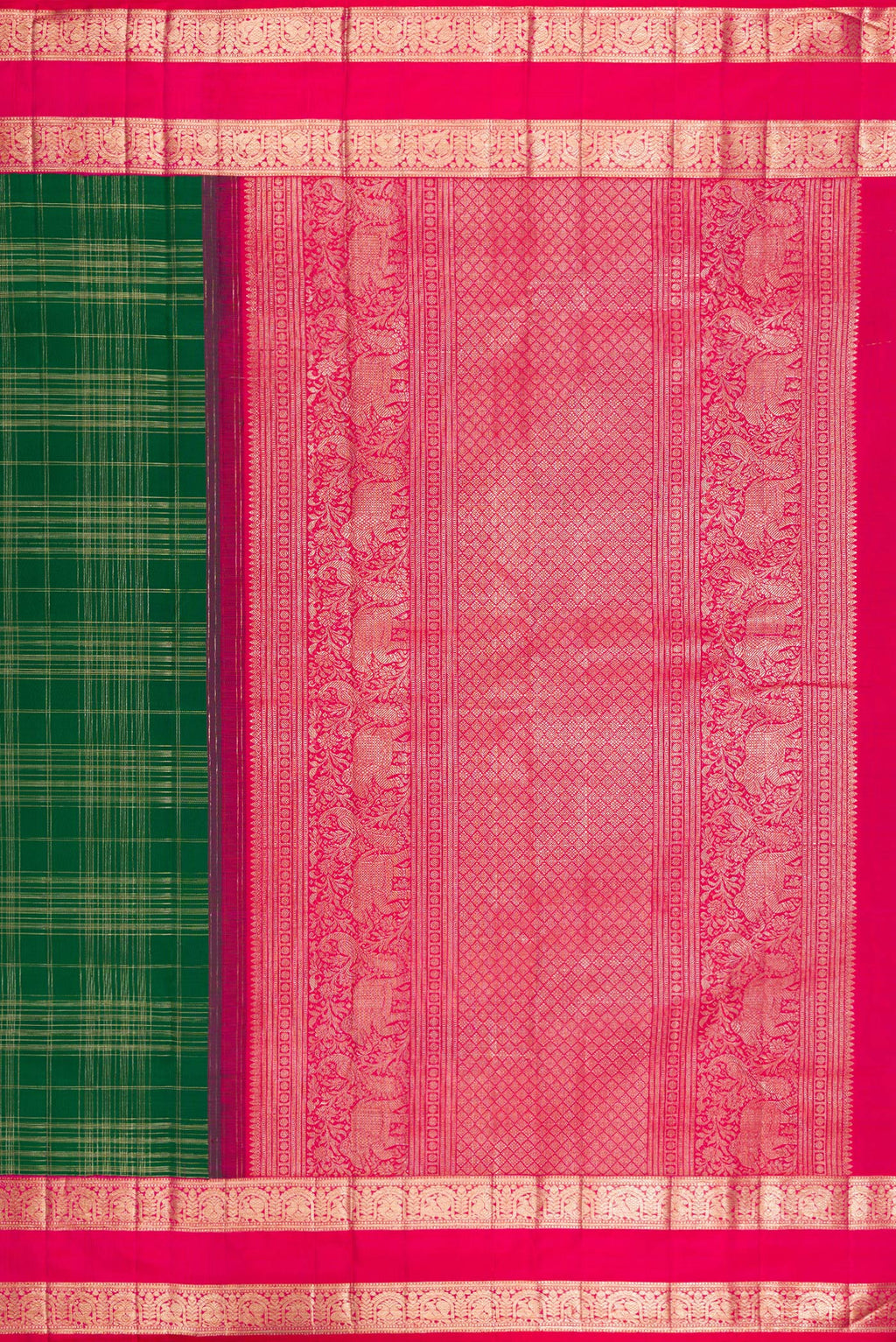Close up image of the pallu of Pure Silk Green Kanchipuram Saree with Checked design on the body and Zari Border. 