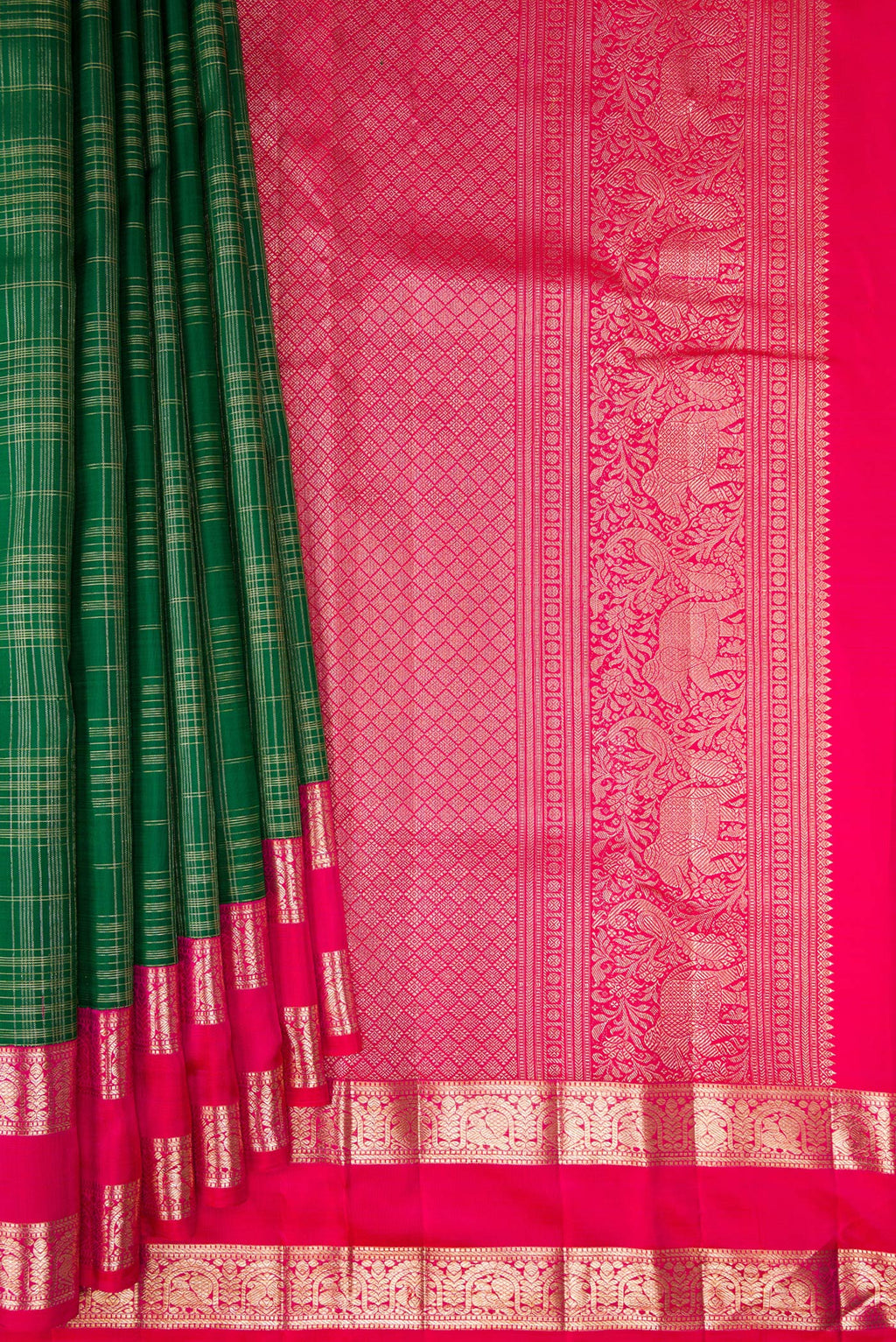 Pleats and pallu of Pure Silk Green Kanchipuram Saree with Checked design on the body and Zari Border. 