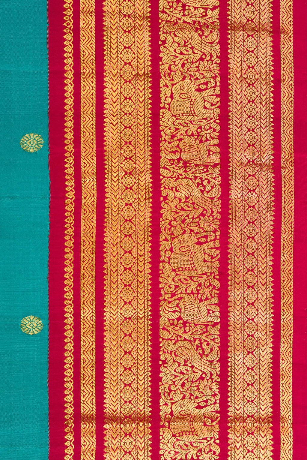 Border image of Pure Silk Green Dual Tone Kanjivaram Saree with Zari Butta on the body and Fancy Border. 