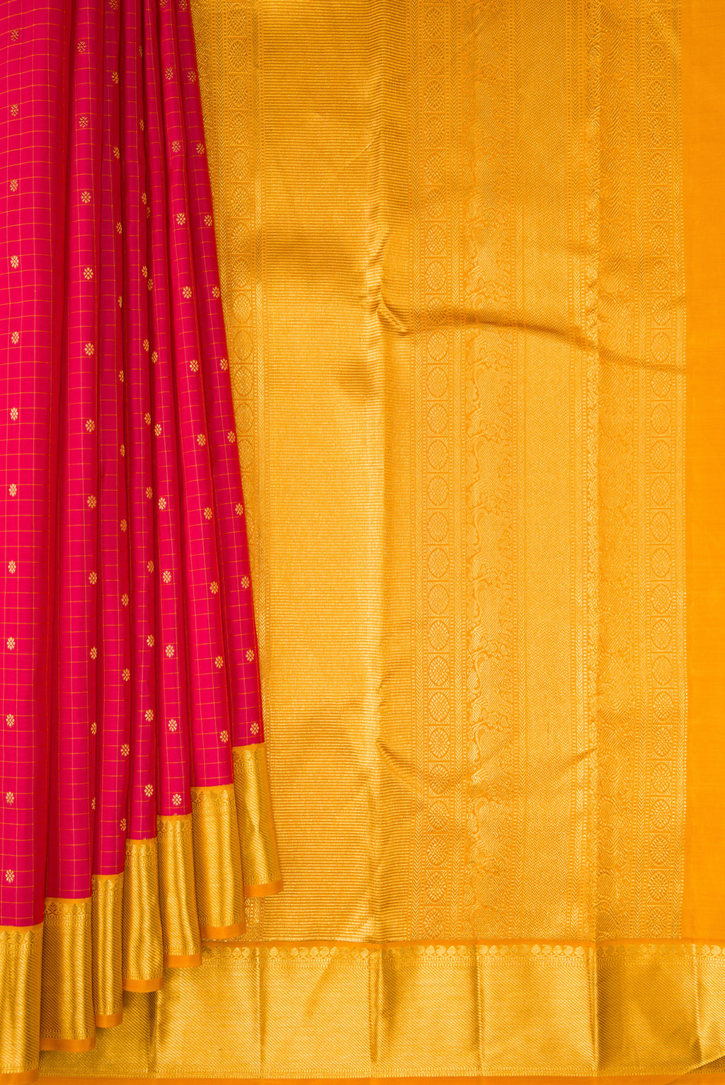 Pleats and pallu of Pure Silk Pink Kanjivaram Saree with Checked design on the body and Zari Border. 