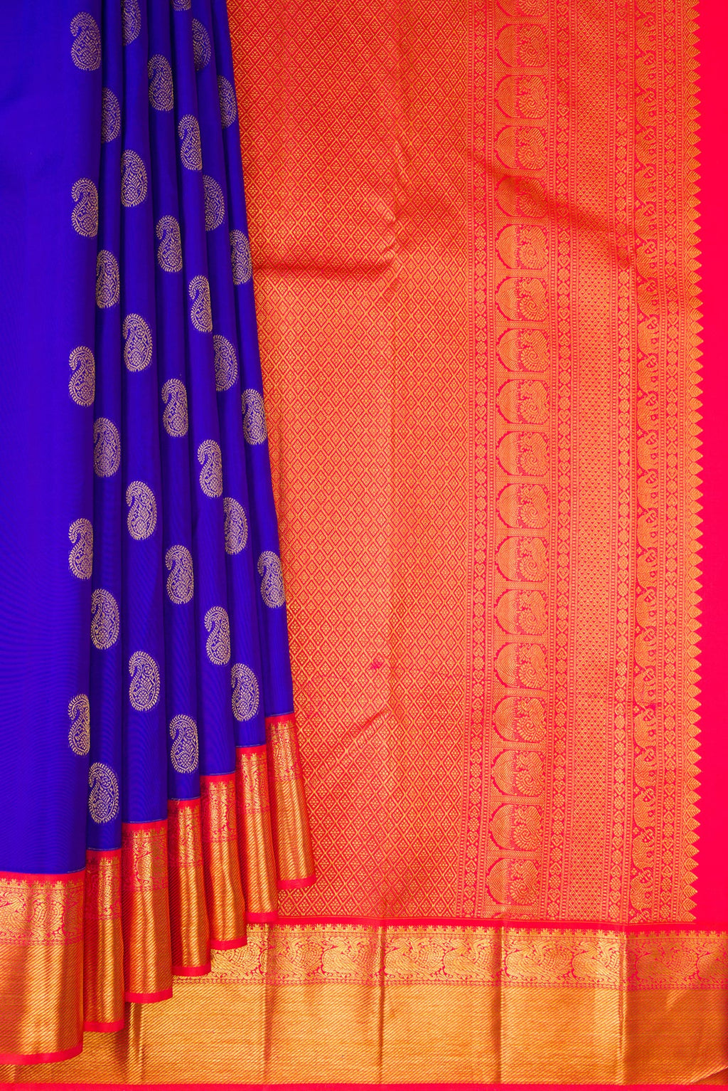 Pleats and pallu of Pure Silk Royal Blue Kanjivaram Saree with Zari Butta on the body and Zari Border. 