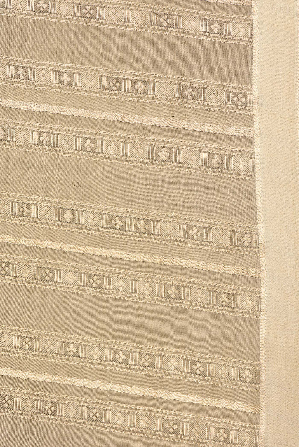 Border image of Pure Silk Brown Dual Tone Banarasi Georgette Saree with Zari Brocade on the body and Zari Border. 