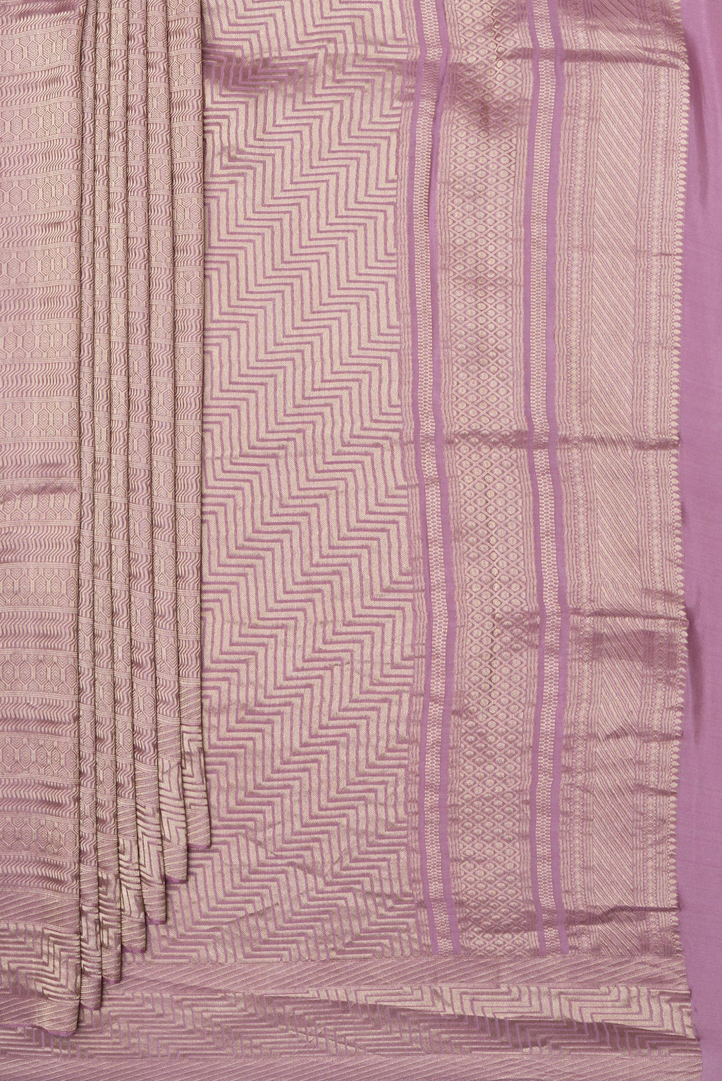 Pleats and pallu of Lavender Dual Tone Banarasi Georgette Saree with Zari Brocade on the body and Zari Border. 