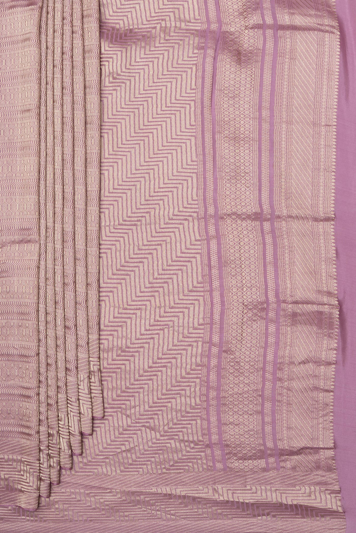 Pleats and pallu of Lavender Dual Tone Banarasi Georgette Saree with Zari Brocade on the body and Zari Border. 