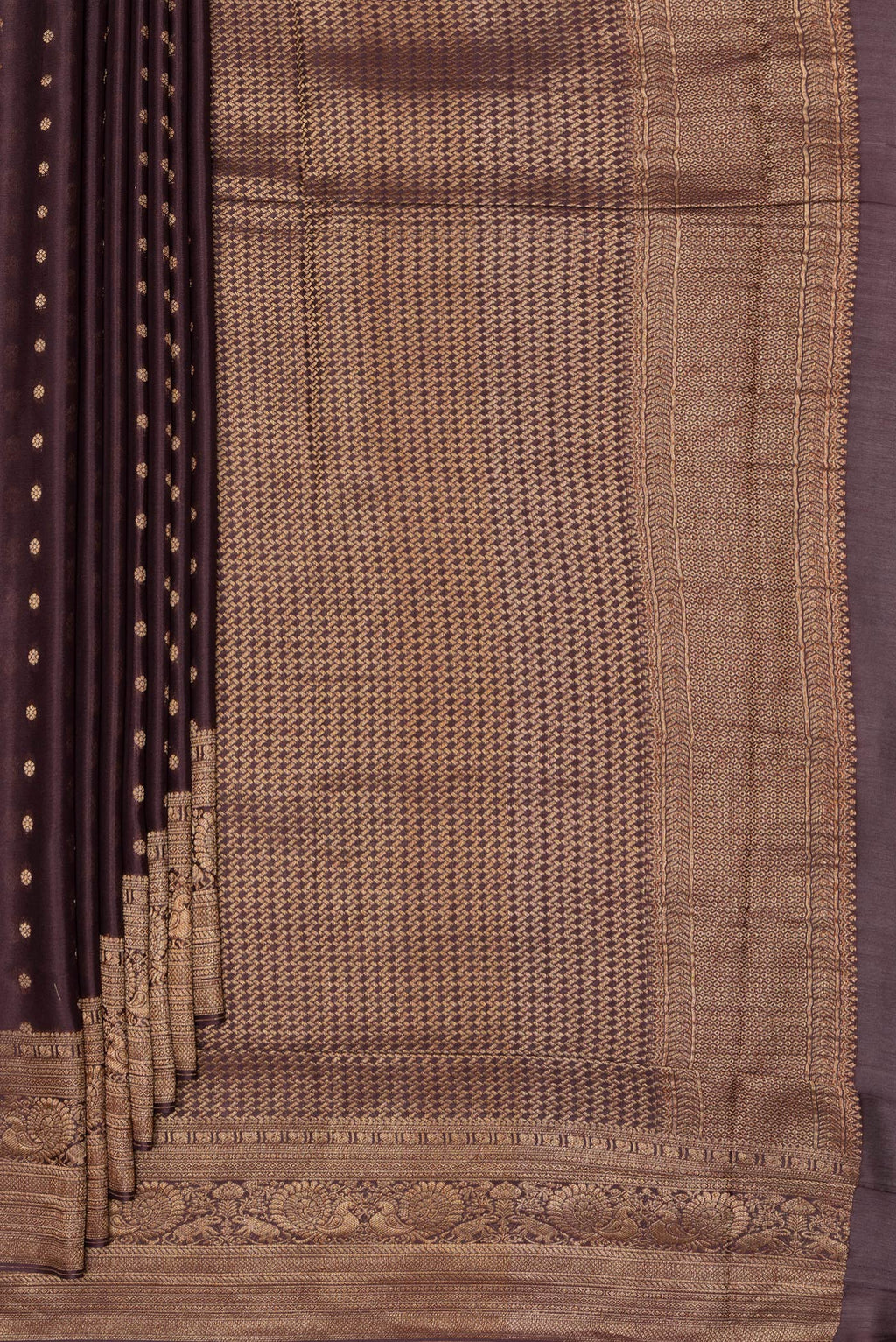 Pleats and pallu of Pure Silk Bronze Dual Tone Banarasi Georgette Saree with Zari Brocade on the body and Zari Border. 