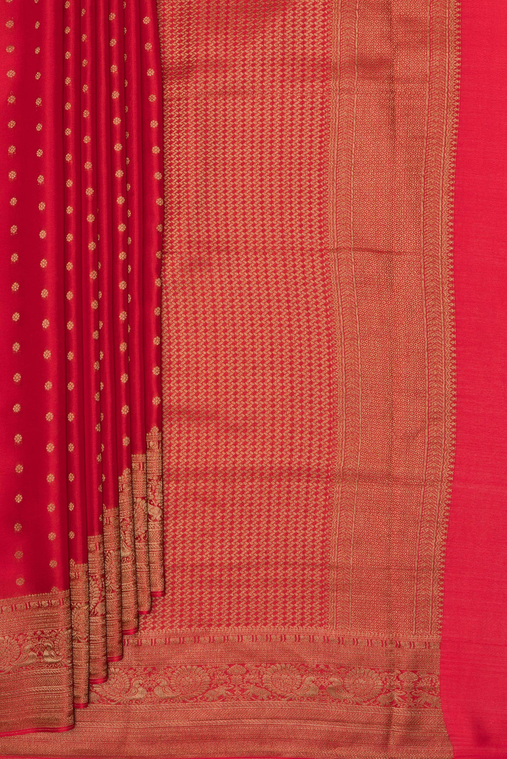 Pleats and pallu of Pure Silk Red Dual Tone Banarasi Georgette Saree with Zari Butta on the body and Zari Border. 
