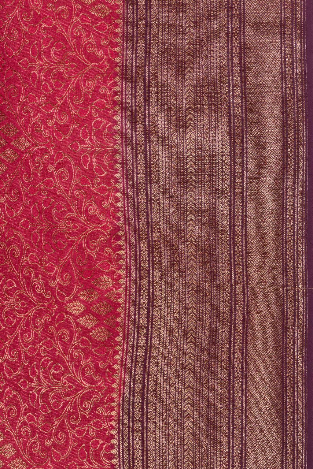 Border image of Dark Pink Georgette Saree with Zari Brocade on the body and Zari Border. 