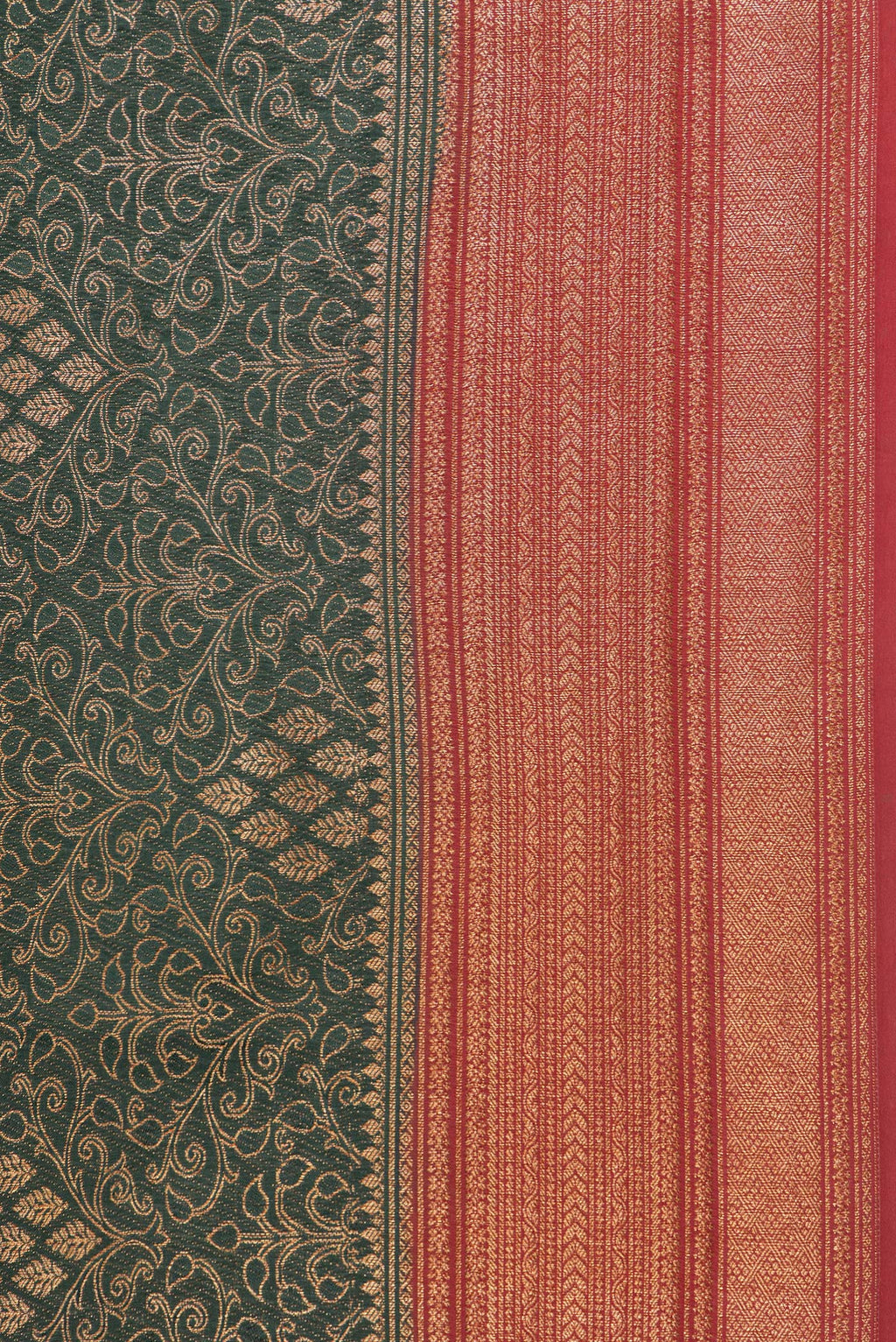 Border image of Pure Silk Bottle Green Dual Tone Banarasi Georgette Saree with Zari Brocade on the body and Zari Border. 