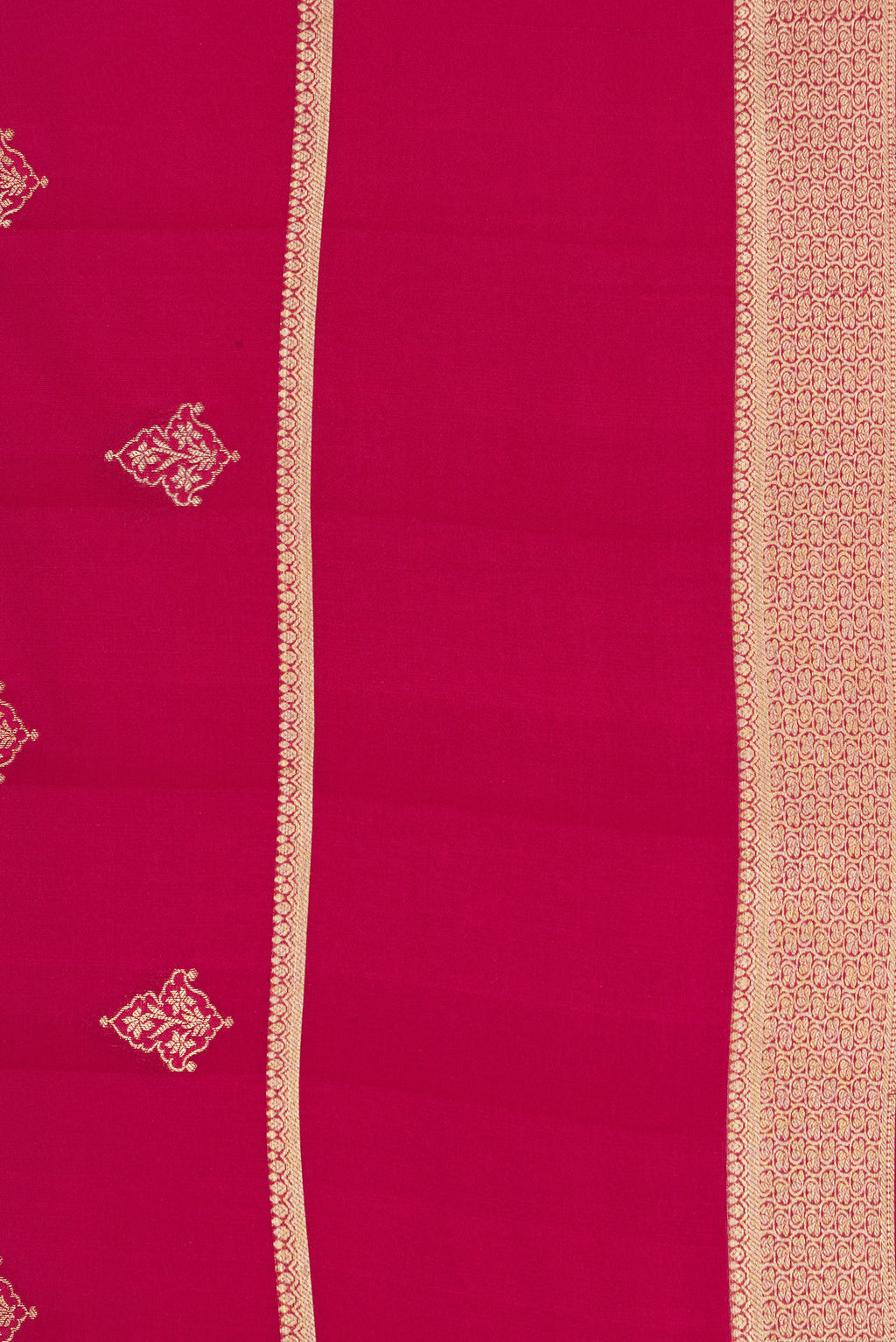 Border image of Dark Pink Georgette Saree with Zari Butta on the body and Zari Border. 