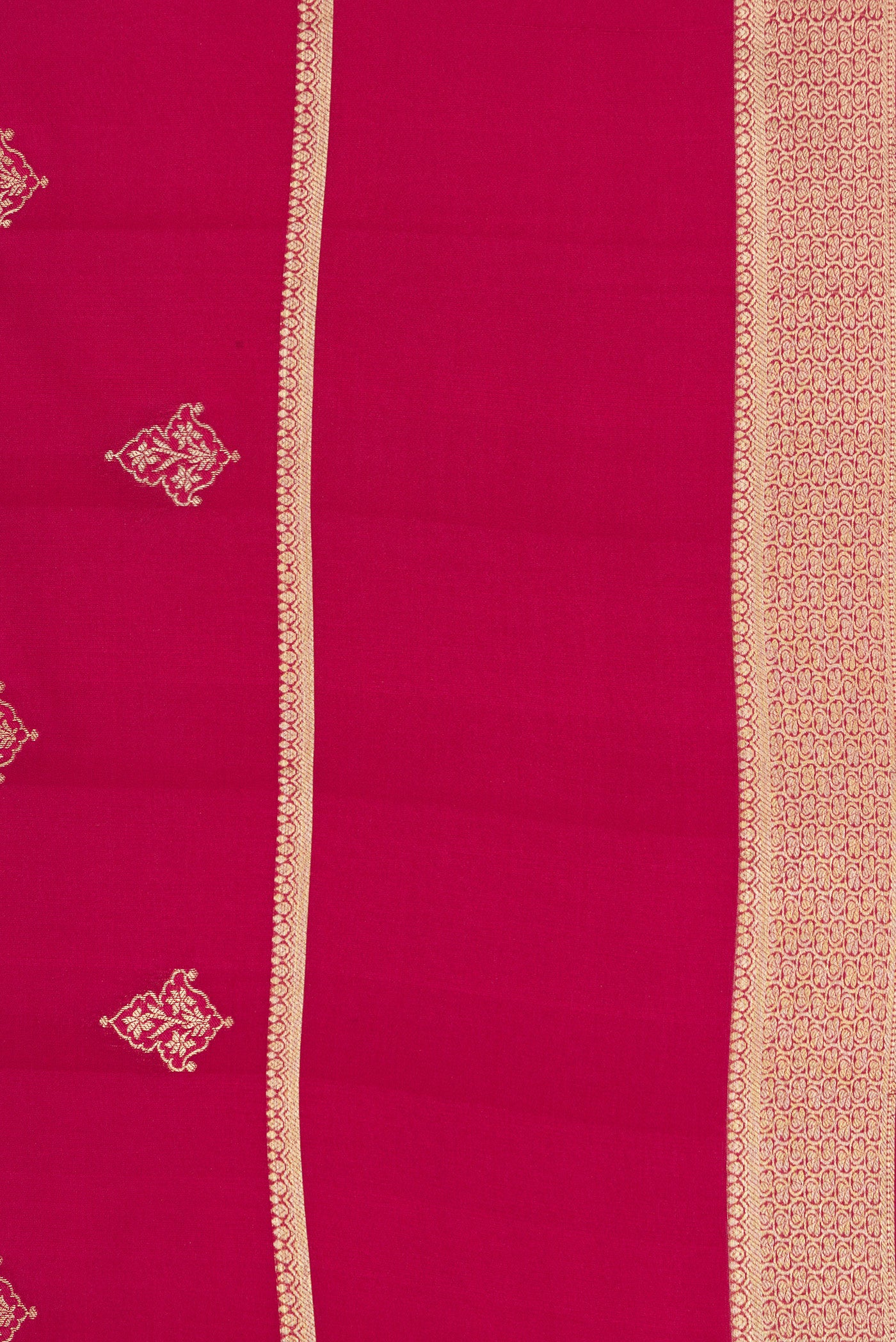 Border image of Dark Pink Georgette Saree with Zari Butta on the body and Zari Border. 