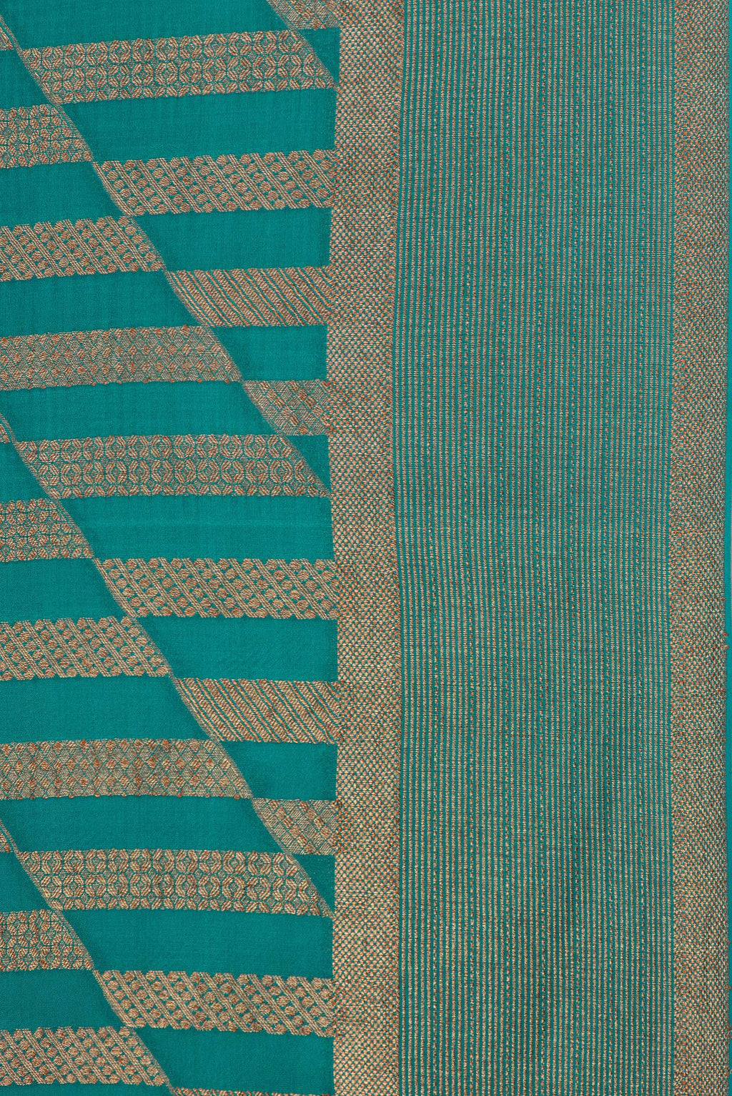 Border image of Blue Dual Tone Banarasi Georgette Saree with Zari Brocade on the body and Zari Border. 