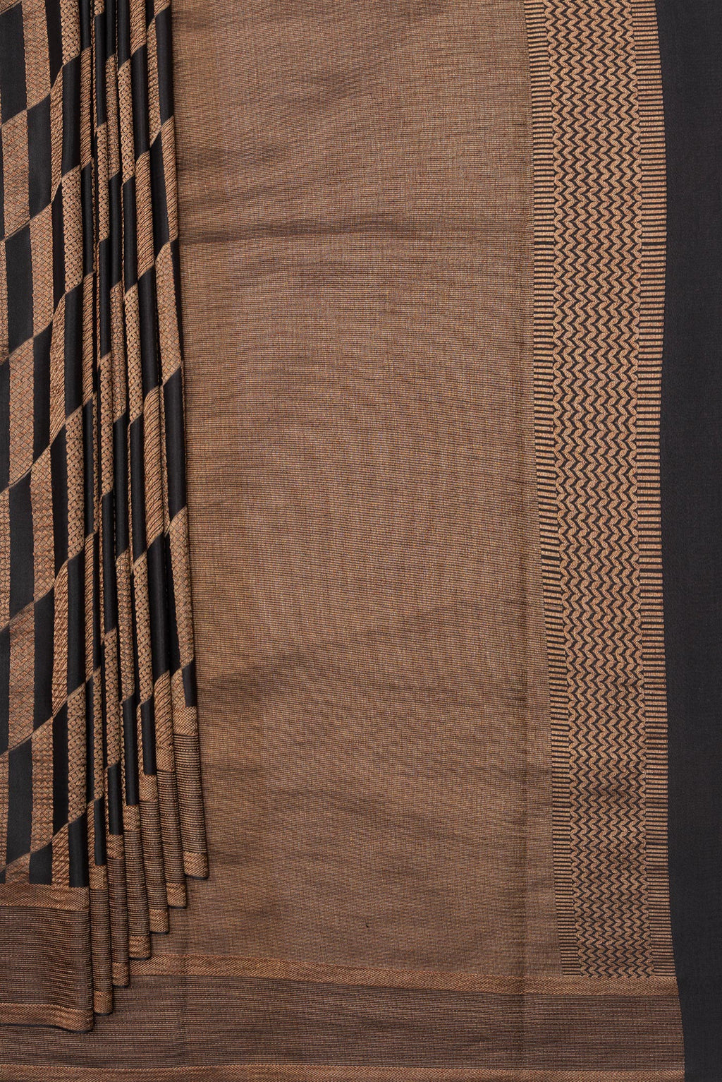 Pleats and pallu of Pure Silk Black Dual Tone Banarasi Georgette Saree with Zari Brocade on the body and Zari Border. 