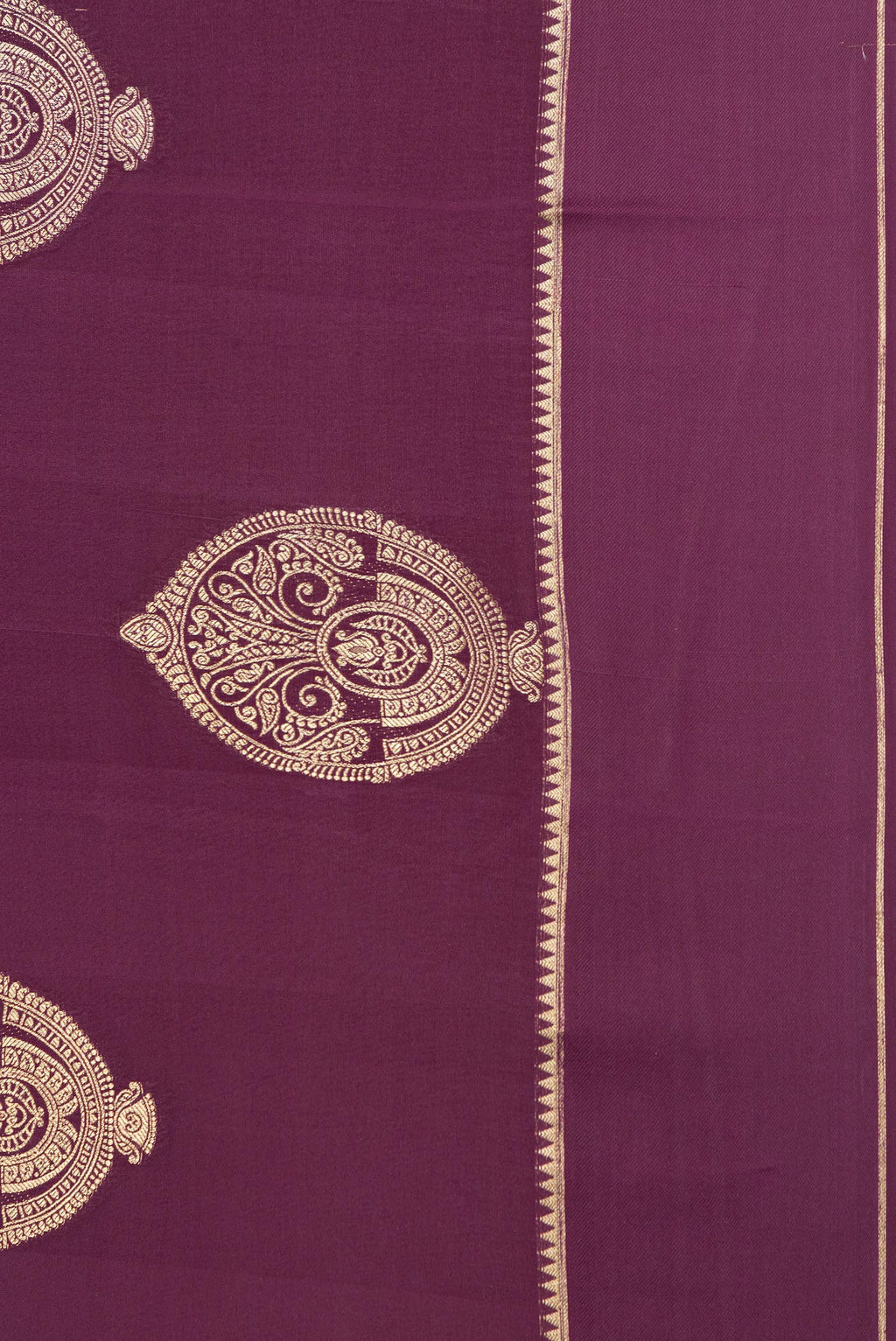 Border image of Pure Silk Purple Dual Tone Banarasi Georgette Saree with Zari Butta on the body and Zari Border. 