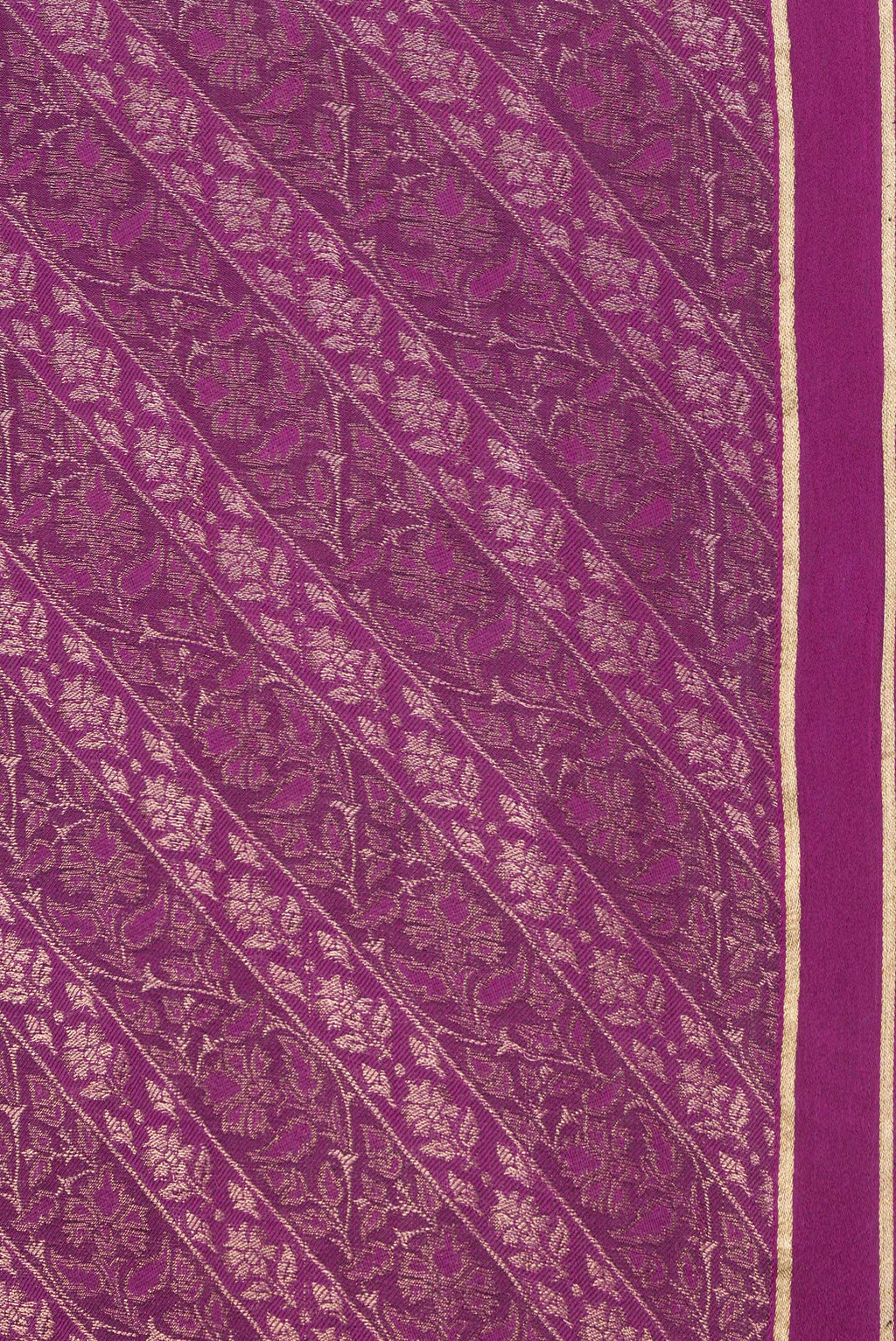 Border image of Magenta Dual Tone Banarasi Georgette Saree with Zari Brocade on the body and Zari Border. 