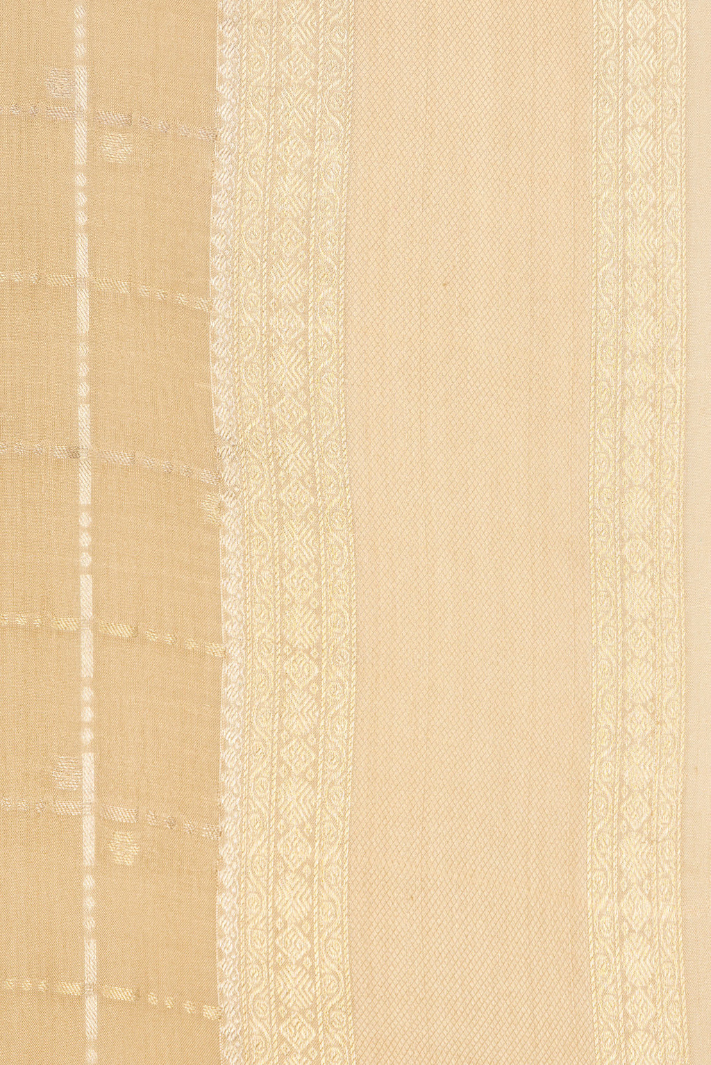Border image of Beige Dual Tone Banarasi Georgette Saree with Checked design on the body and Zari Border. 
