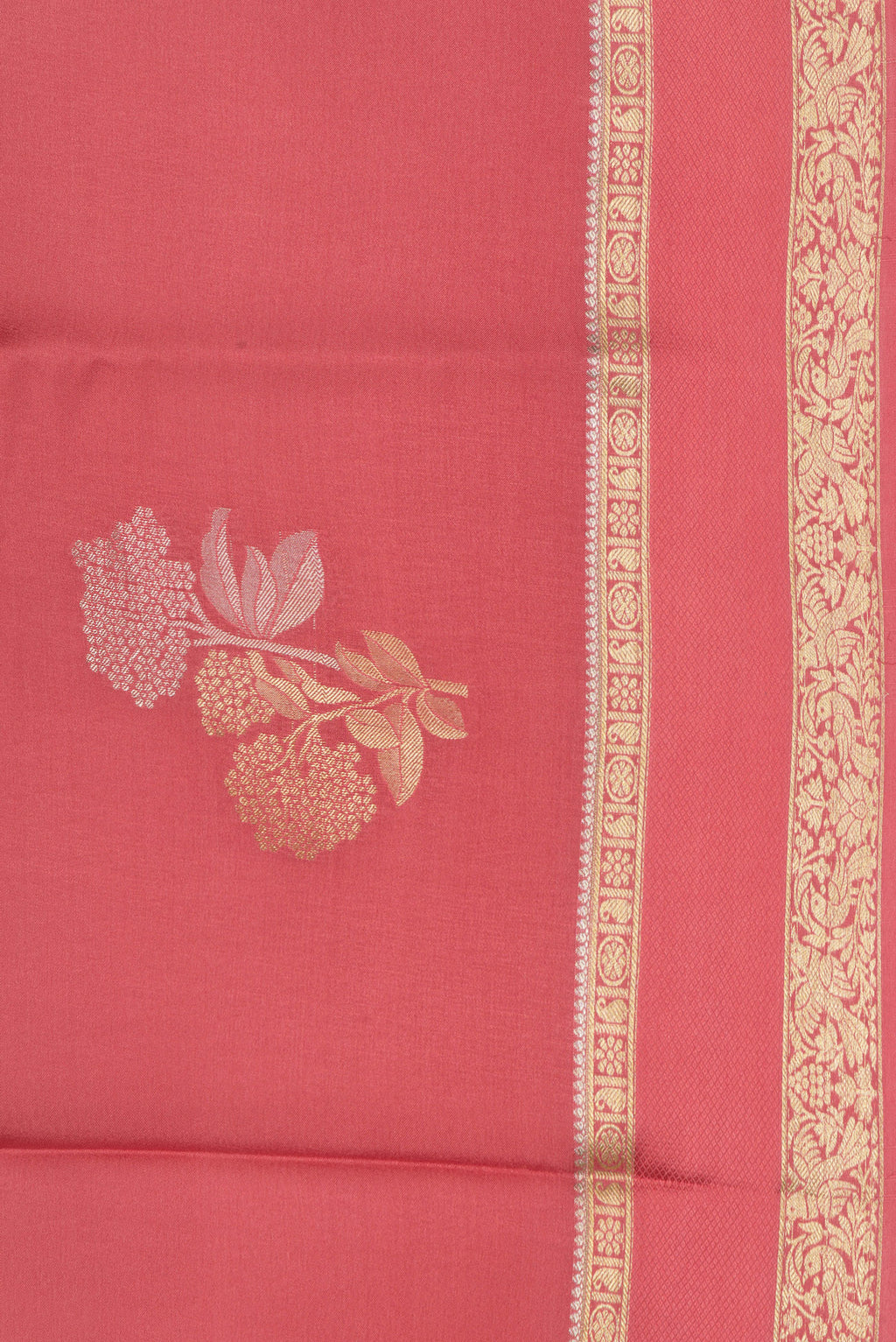 Border image of Pink Georgette Saree with Zari Brocade on the body and Zari Border. 