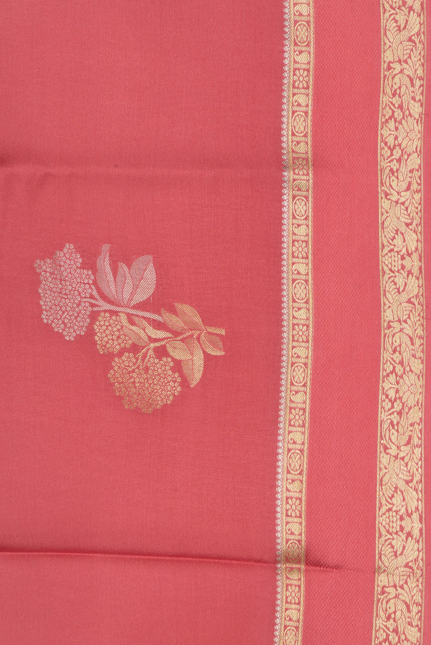 Border image of Pink Georgette Saree with Zari Brocade on the body and Zari Border. 