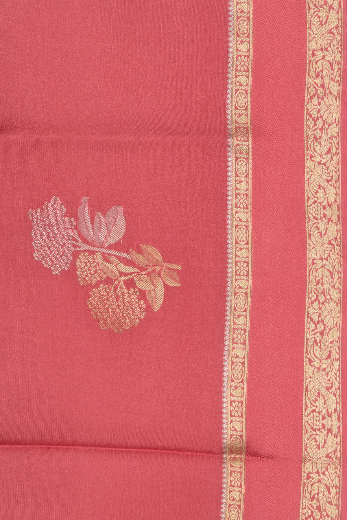 Border image of Pink Georgette Saree with Zari Brocade on the body and Zari Border. 