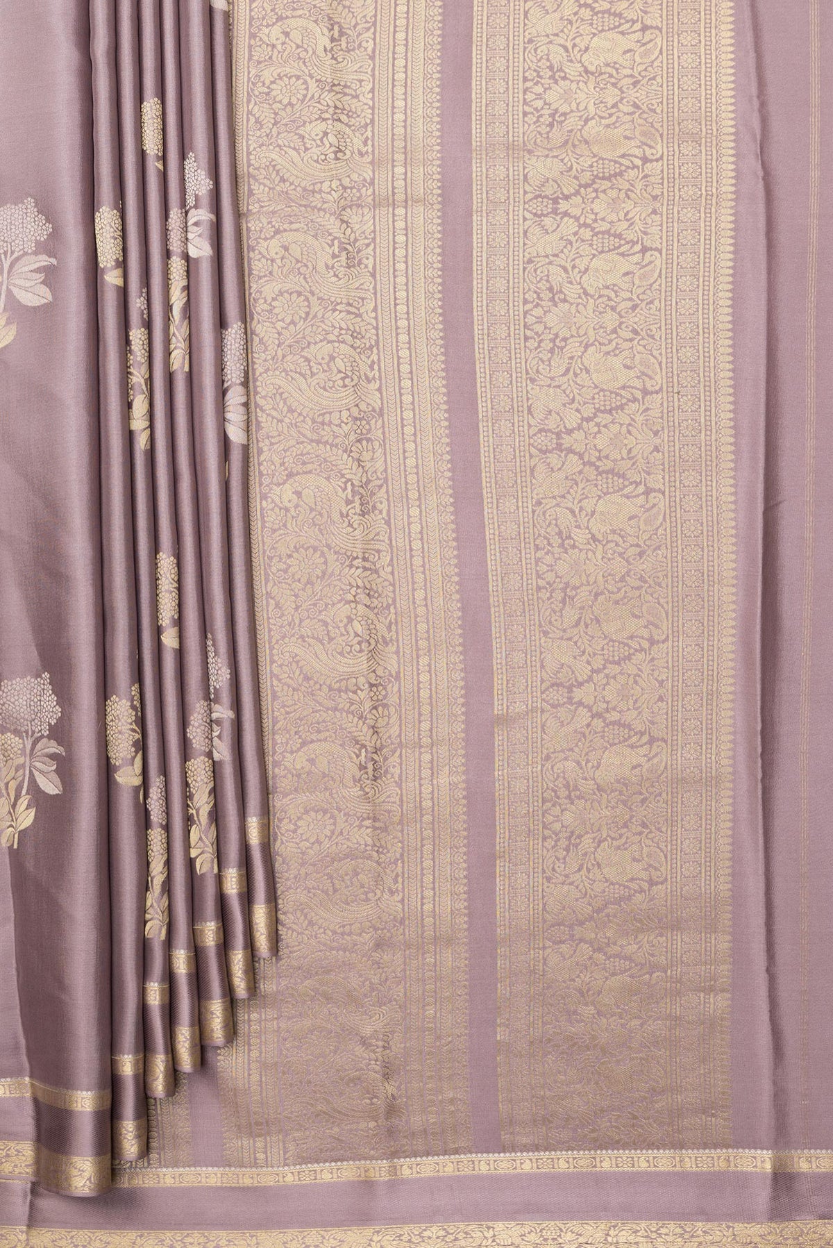 Pleats and pallu of Pure Silk Mauve Dual Tone Banarasi Georgette Saree with Zari Butta on the body and Zari Border. 
