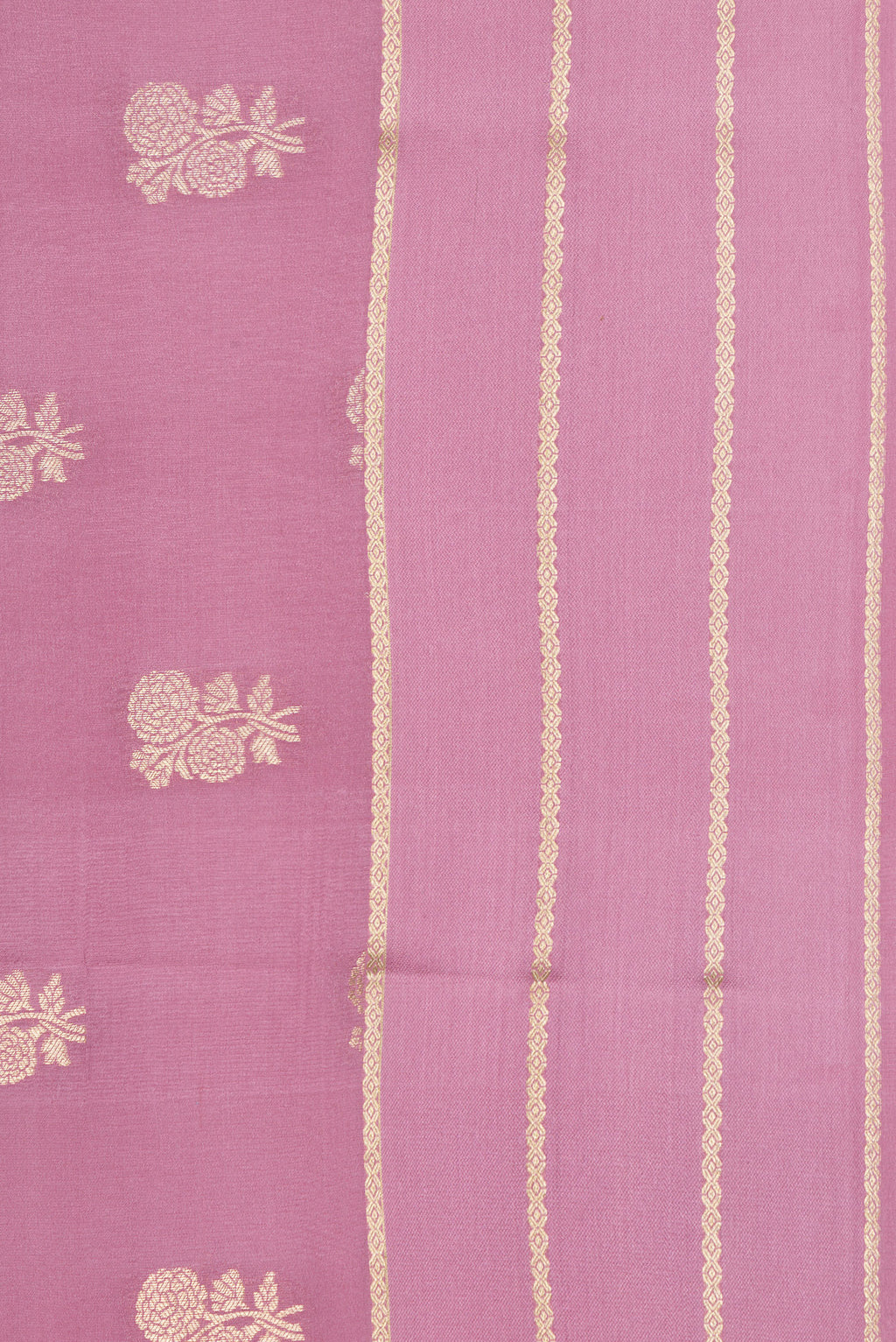 Border image of Pure Silk Lilac Dual Tone Banarasi Georgette Saree with Zari Butta on the body and Zari Border. 
