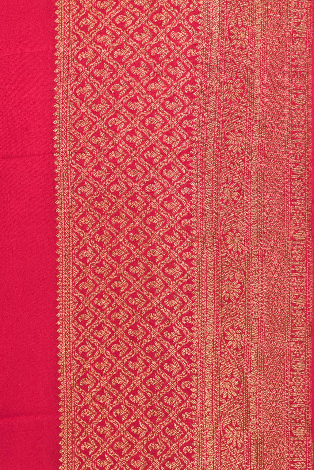 Border image of Dark Pink Dual Tone Georgette Saree with Plain Body and Fancy Border. 