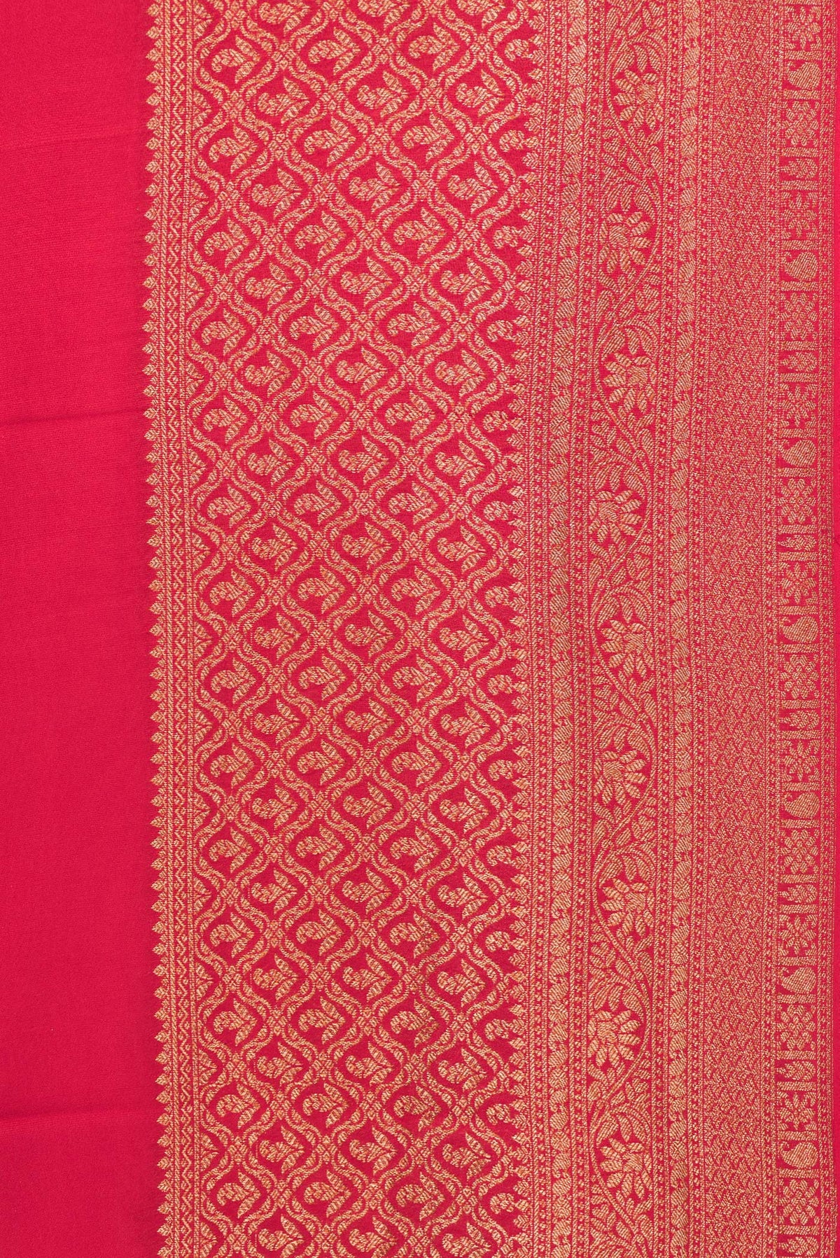 Border image of Dark Pink Dual Tone Georgette Saree with Plain Body and Fancy Border. 