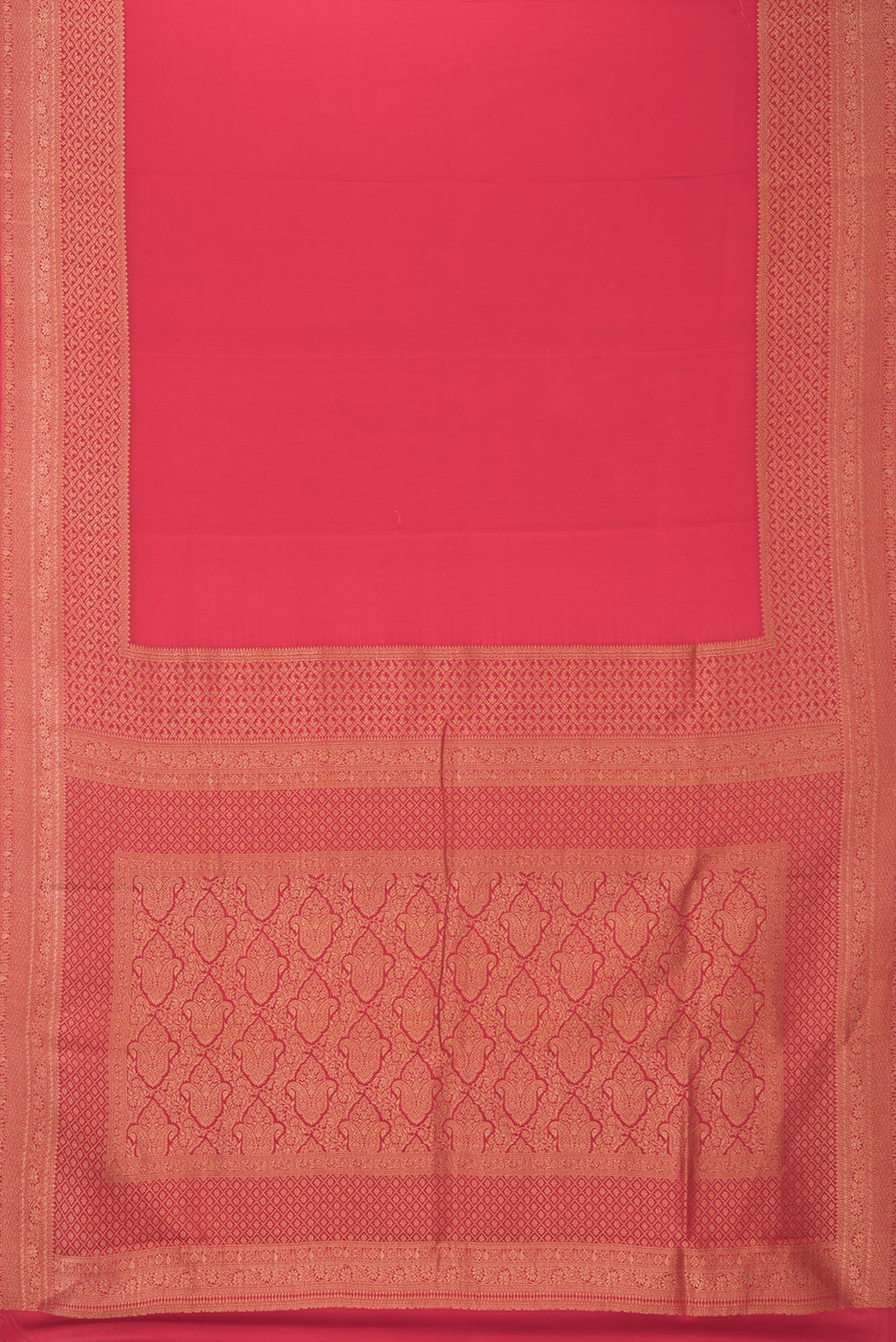 Flat view of Dark Pink Dual Tone Georgette Saree with Plain Body and Fancy Border. 