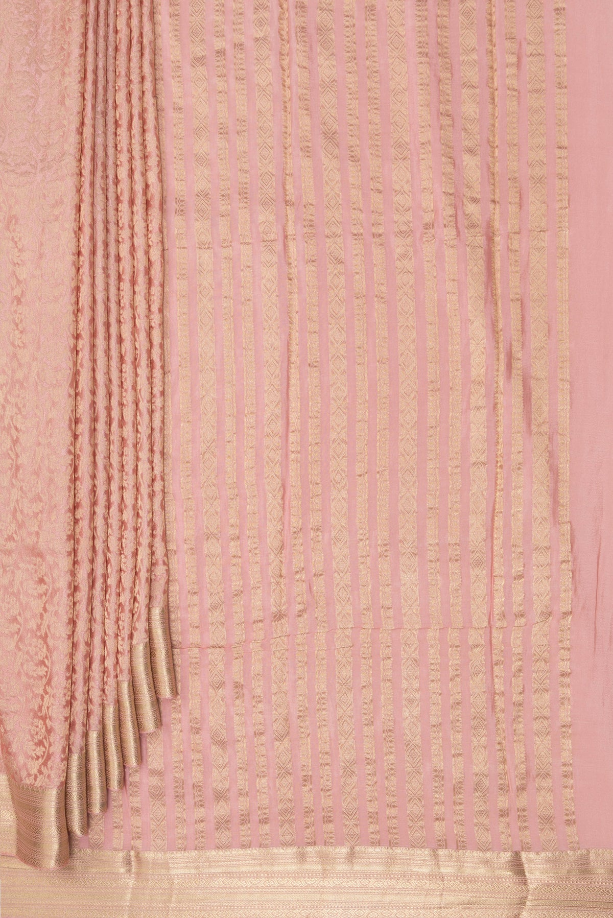 Pleats and pallu of Peach Dual Tone Crepe Saree with Zari Brocade on the body and Zari Border. 