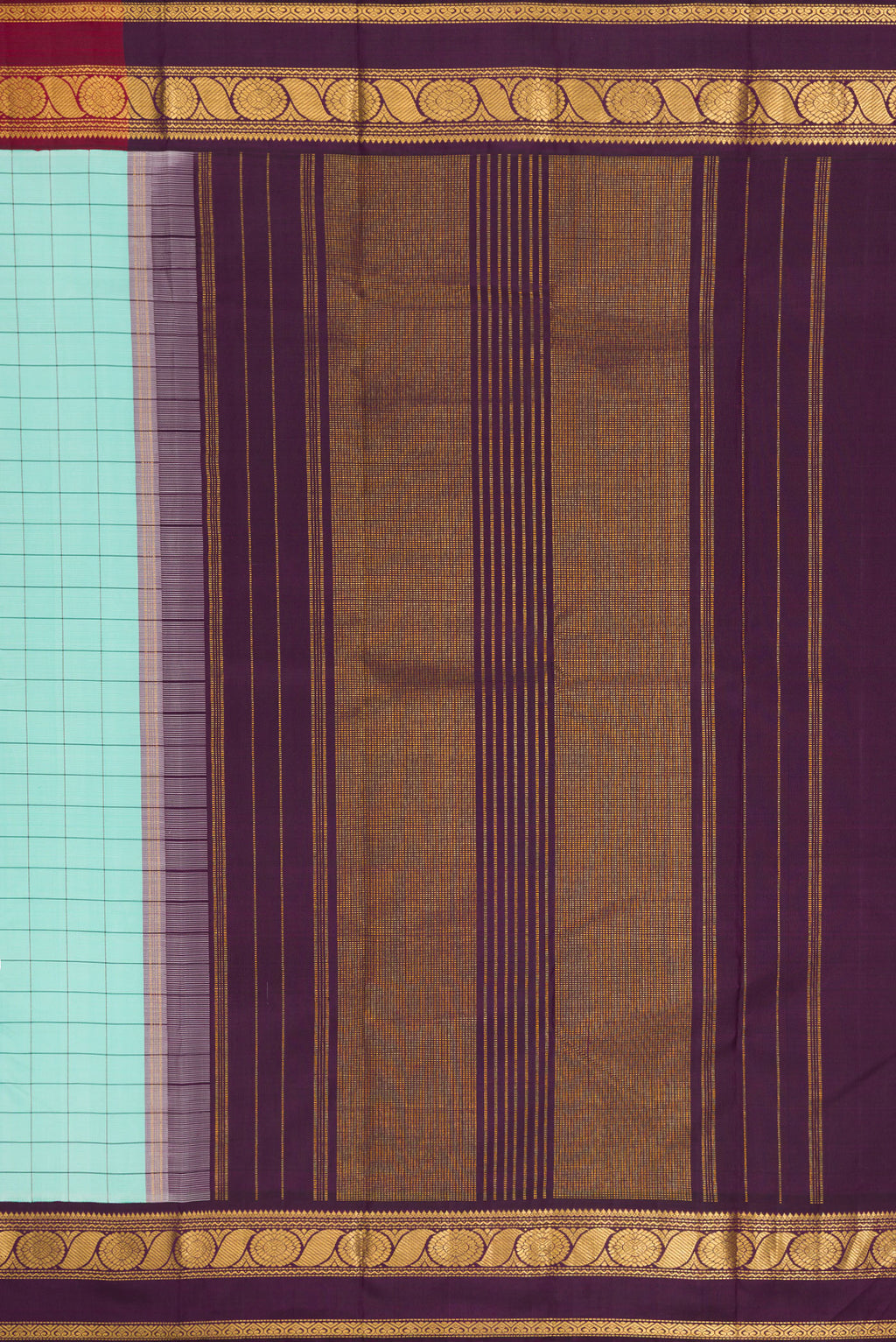 Close up image of the pallu of Pure Silk Sea Green Kanjivaram Saree with Checked design on the body and Ganga Jamuna Border. 