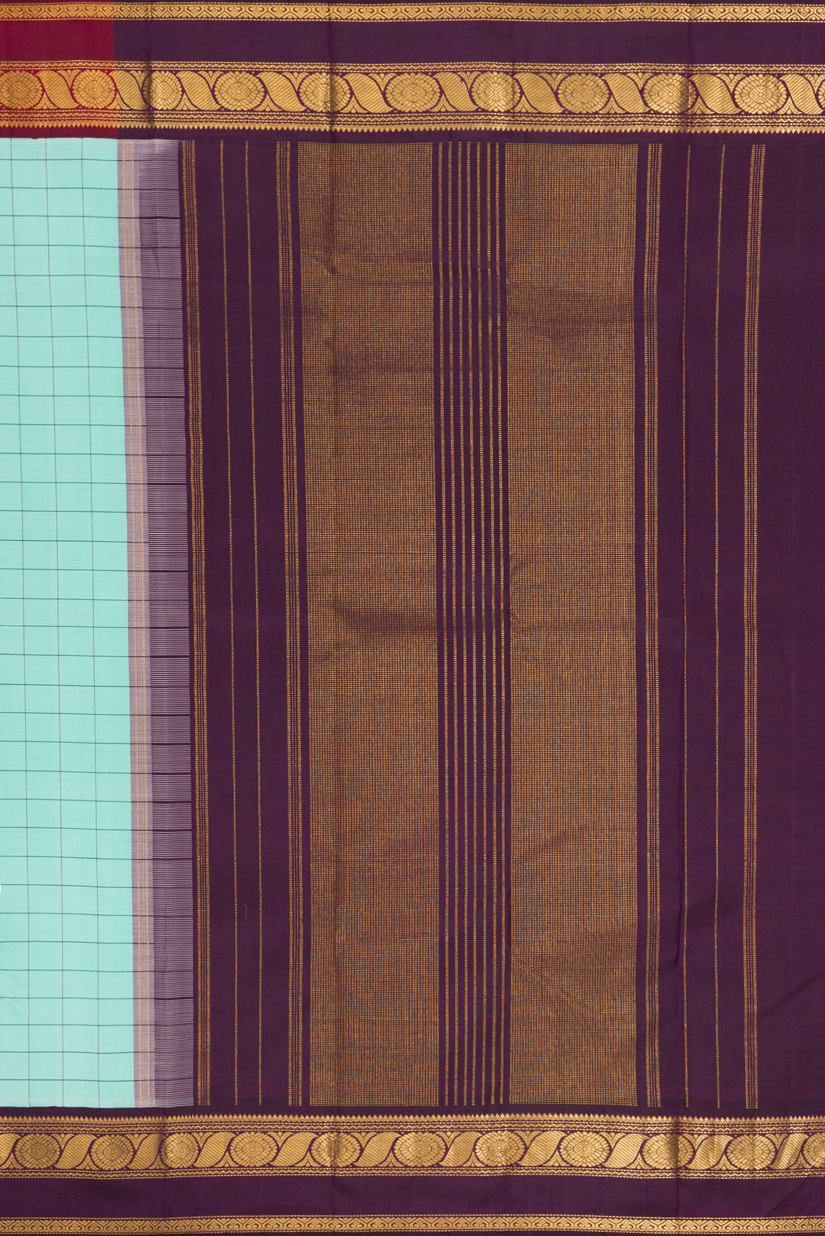 Close up image of the pallu of Pure Silk Sea Green Kanjivaram Saree with Checked design on the body and Ganga Jamuna Border. 