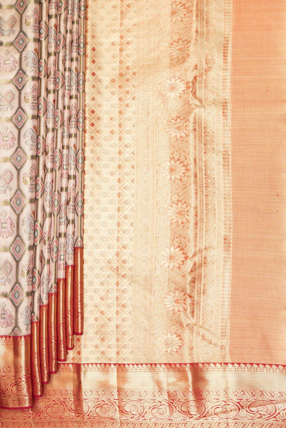 Pleats and pallu of Pure Silk Gold Dual Tone Kanjivaram Tissue Saree with Zari Brocade on the body and Fancy Border. 